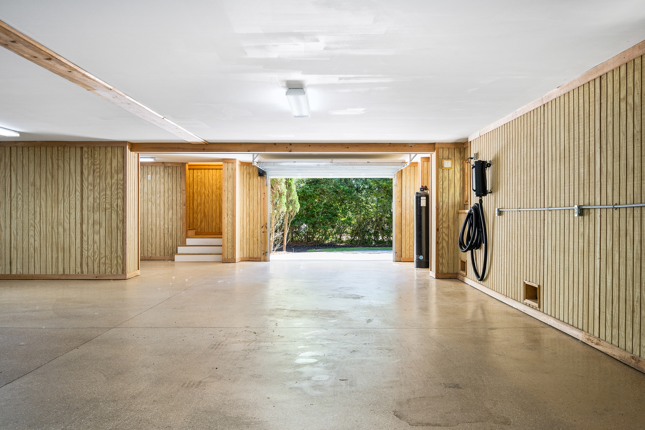 135 Mooring Buoy | Pull Through Garage w/ space for 2 cars