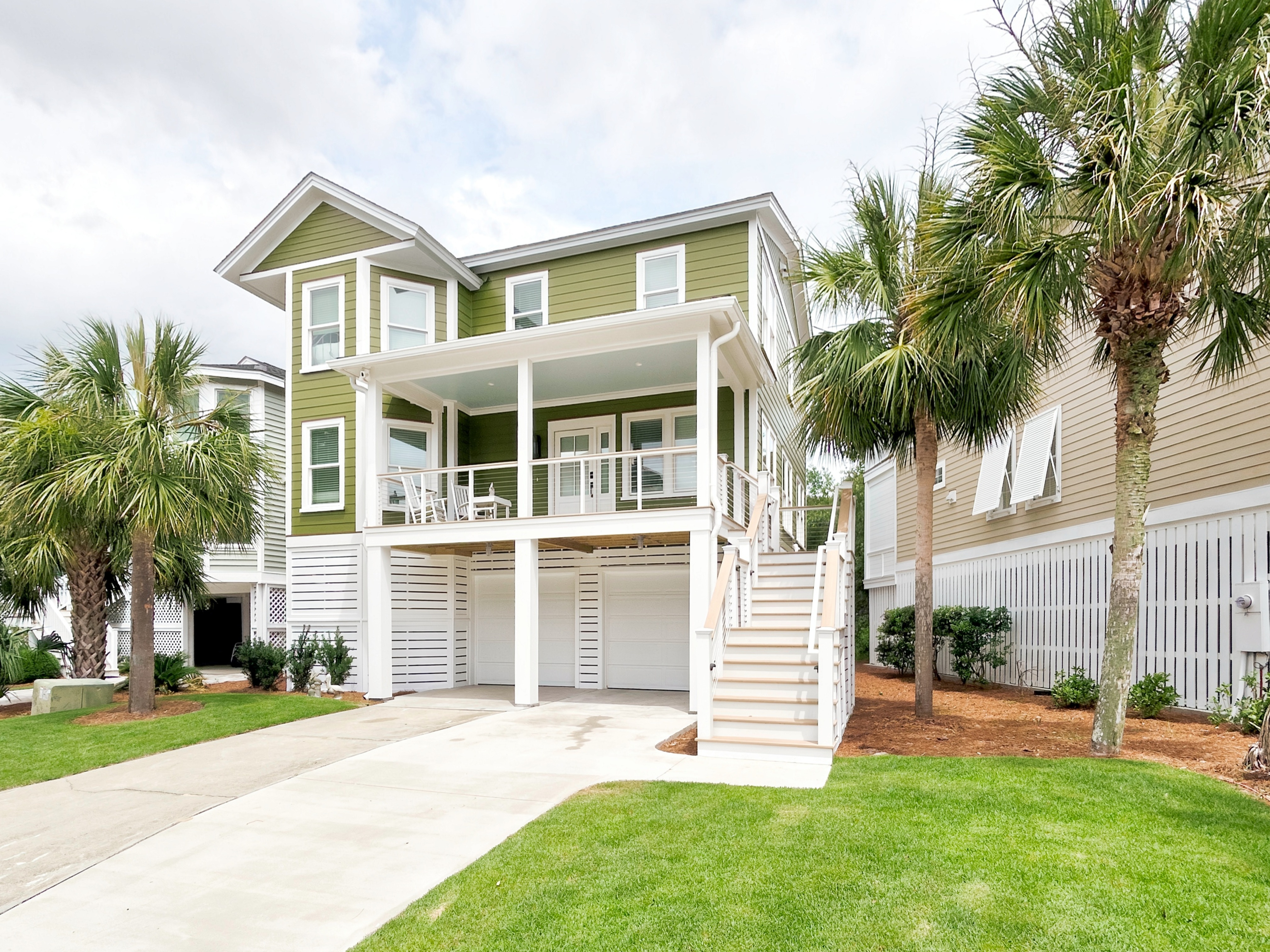 Pelican Bay 54 | Photo 2