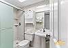 JC Resorts - Vacation Rental - Sand Dollar 206 -Indian Shores - Main Bathroom 