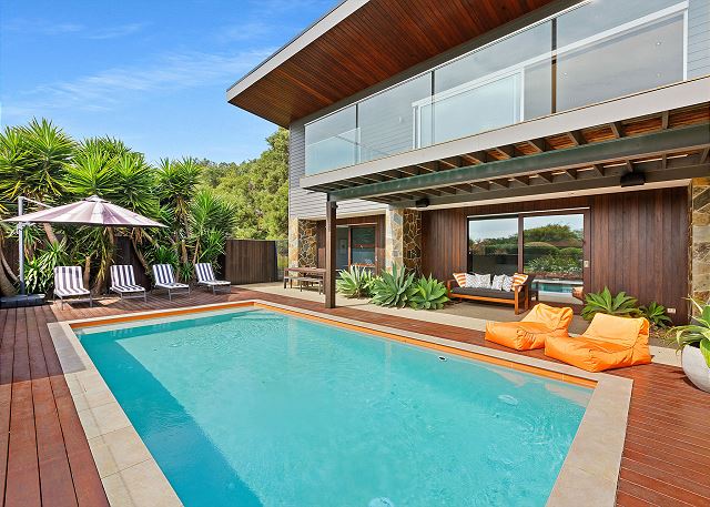 Portsea Pasadena - Exceptional Entertainer 