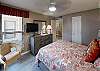 Unit-603B-Bedroom(3)