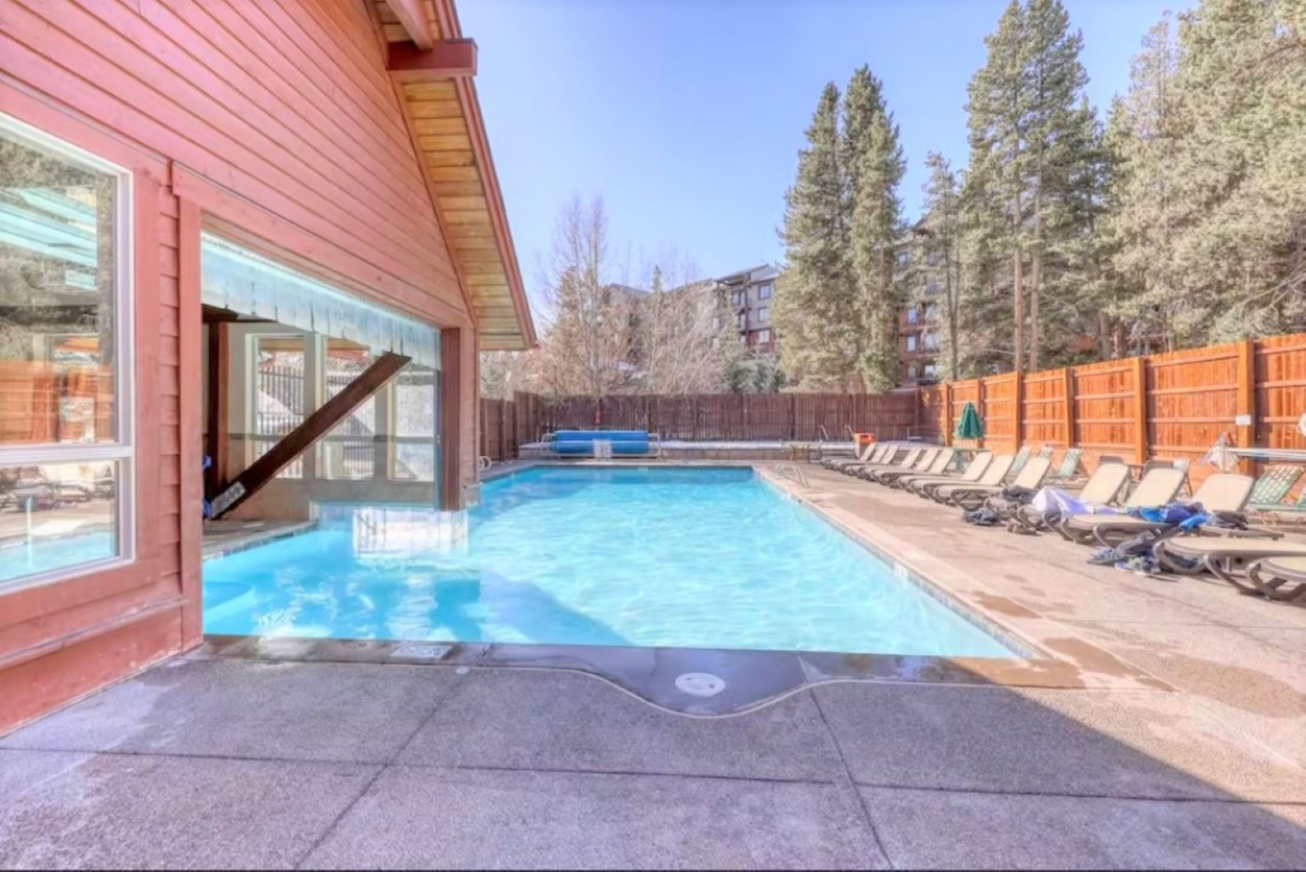 Winterpoint Apres Ski Townhome - Walk to Main St. - Pool + Hot tubs | Photo 5