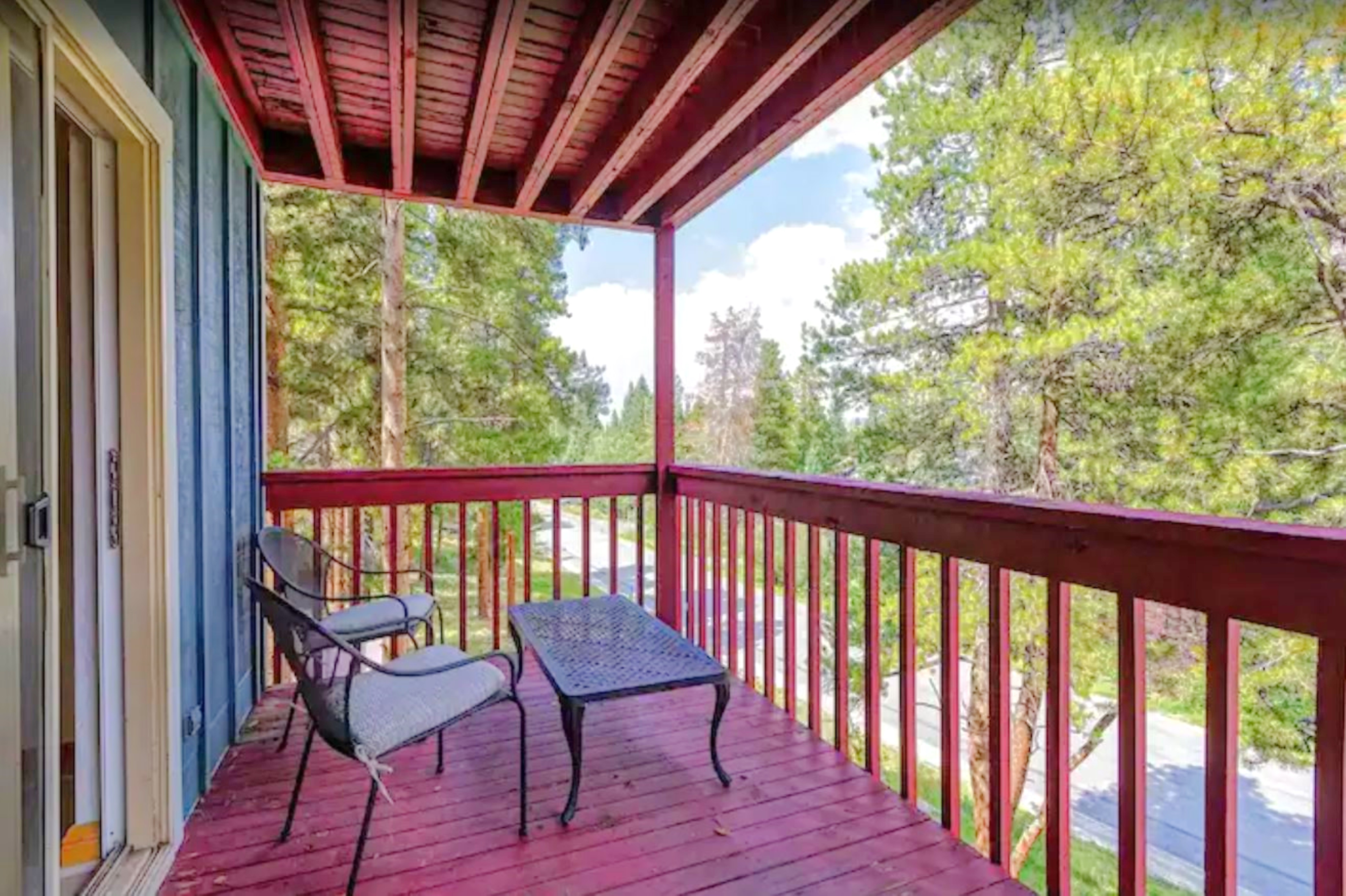 Mark IX Alpine Condo - Cozy Mtn Condo - 1 mile to Breck Main St + Slopes | Photo 3