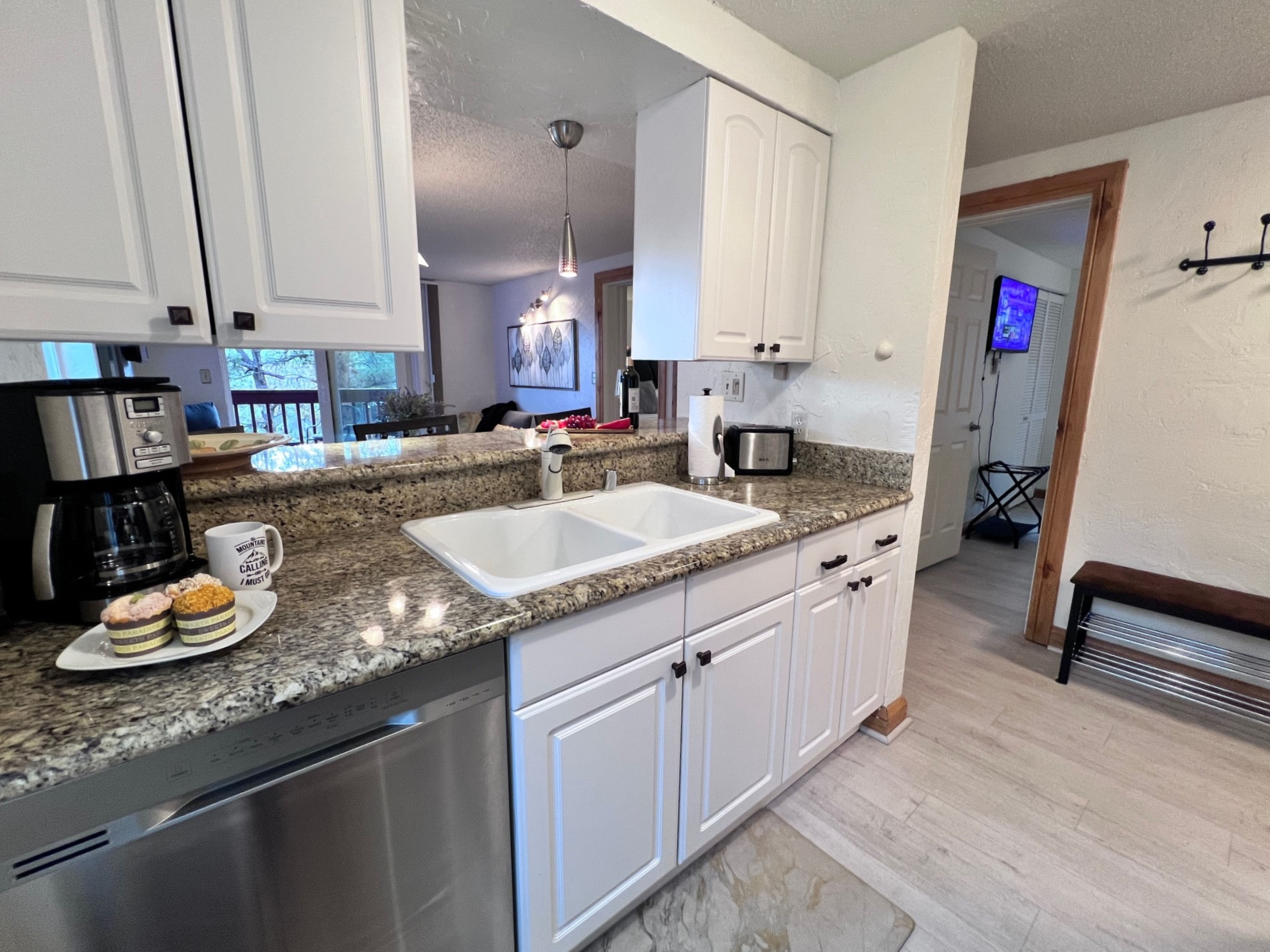 Mark IX Alpine Condo - Cozy Mtn Condo - 1 mile to Breck Main St + Slopes | Photo 17