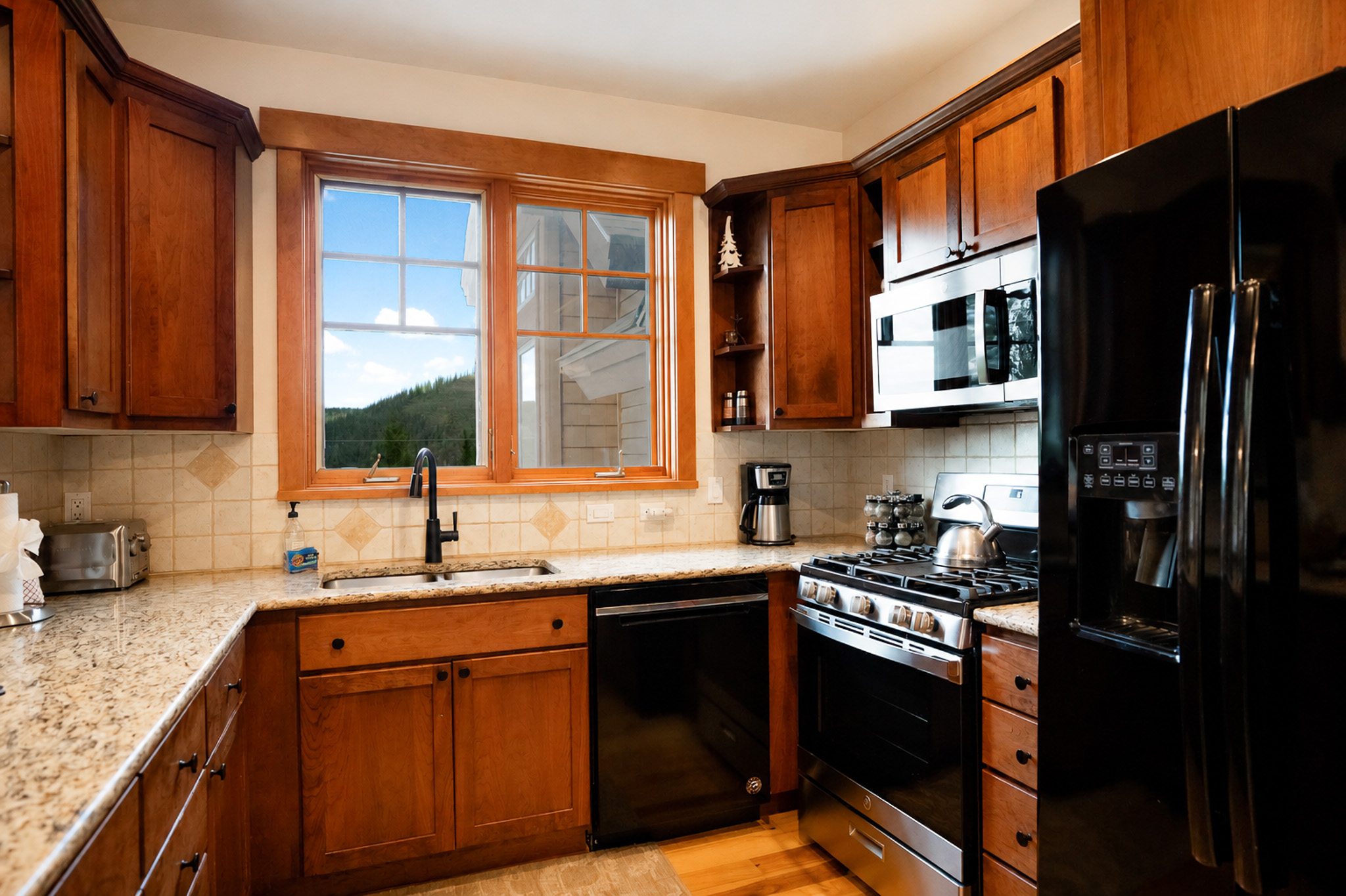 Moonstone Lodge - Hot Tub - Spacious | Photo 15