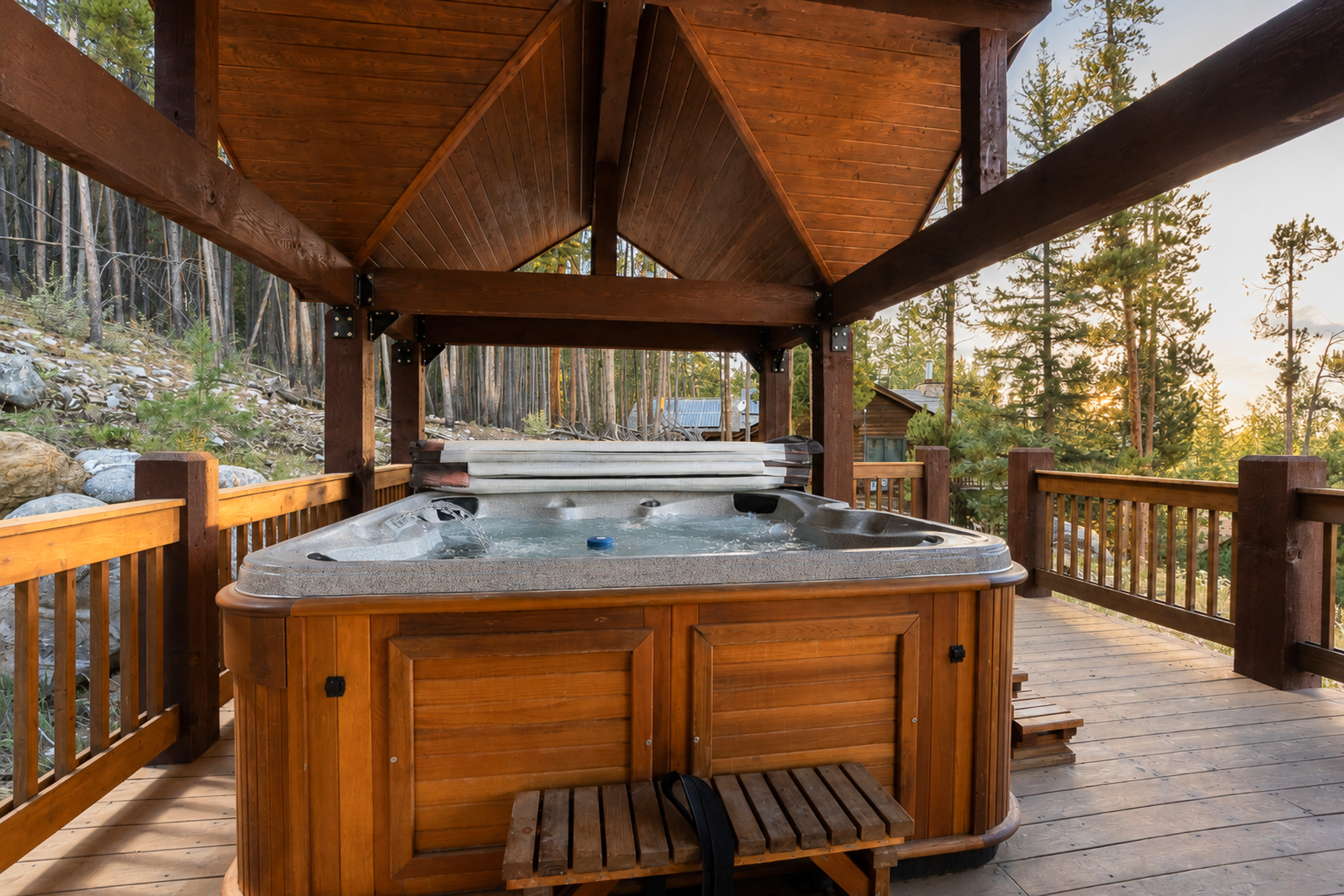 Moonstone Lodge - Hot Tub - Spacious | Photo 4
