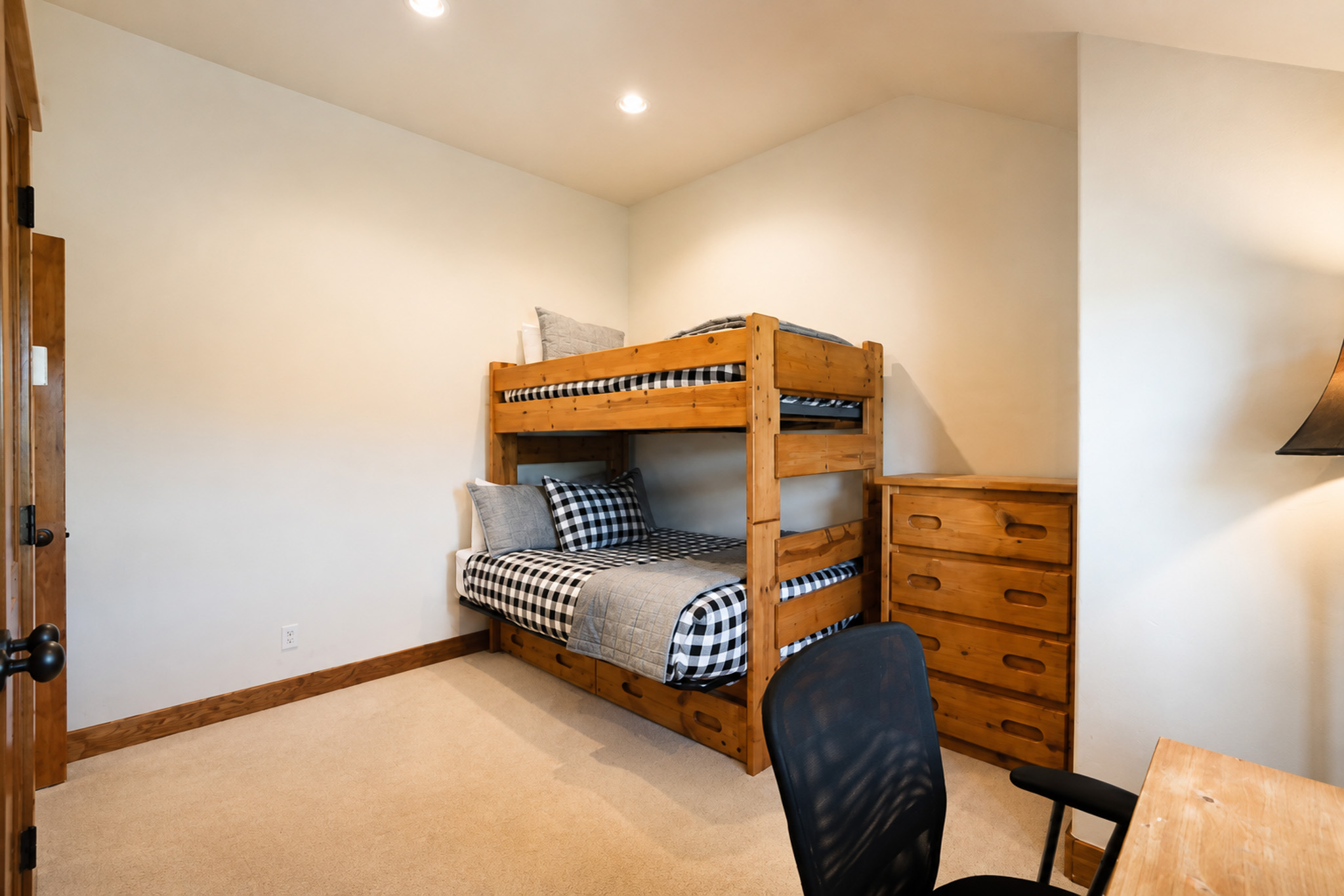 Moonstone Lodge - Hot Tub - Spacious | Photo 30