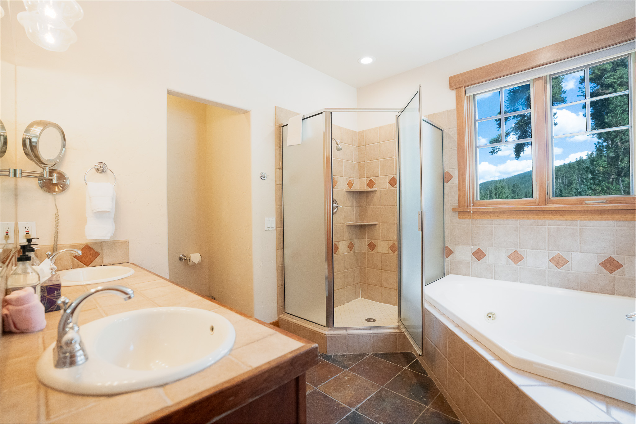 Moonstone Lodge - Hot Tub - Spacious | Photo 24