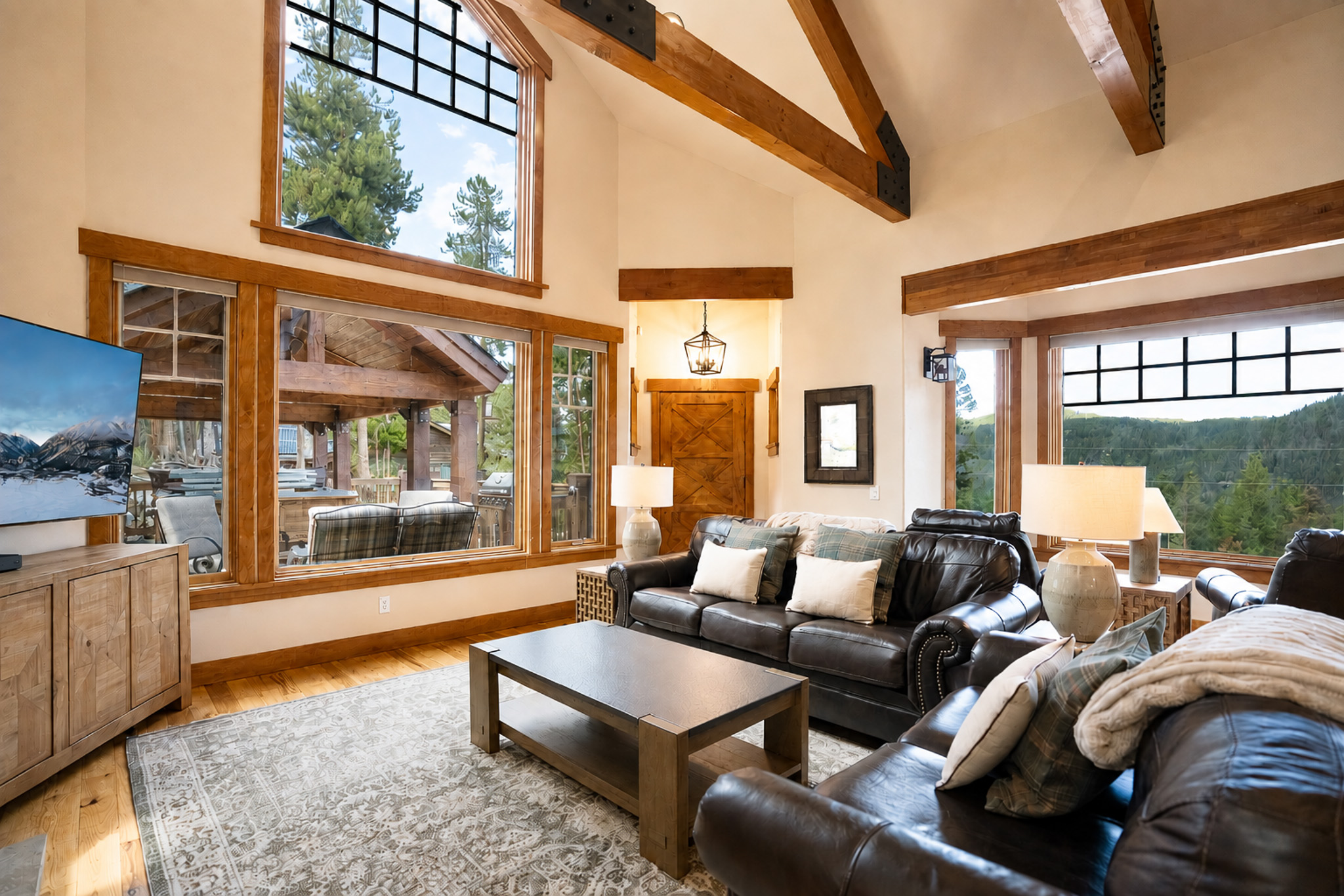 Moonstone Lodge - Hot Tub - Spacious | Photo 7