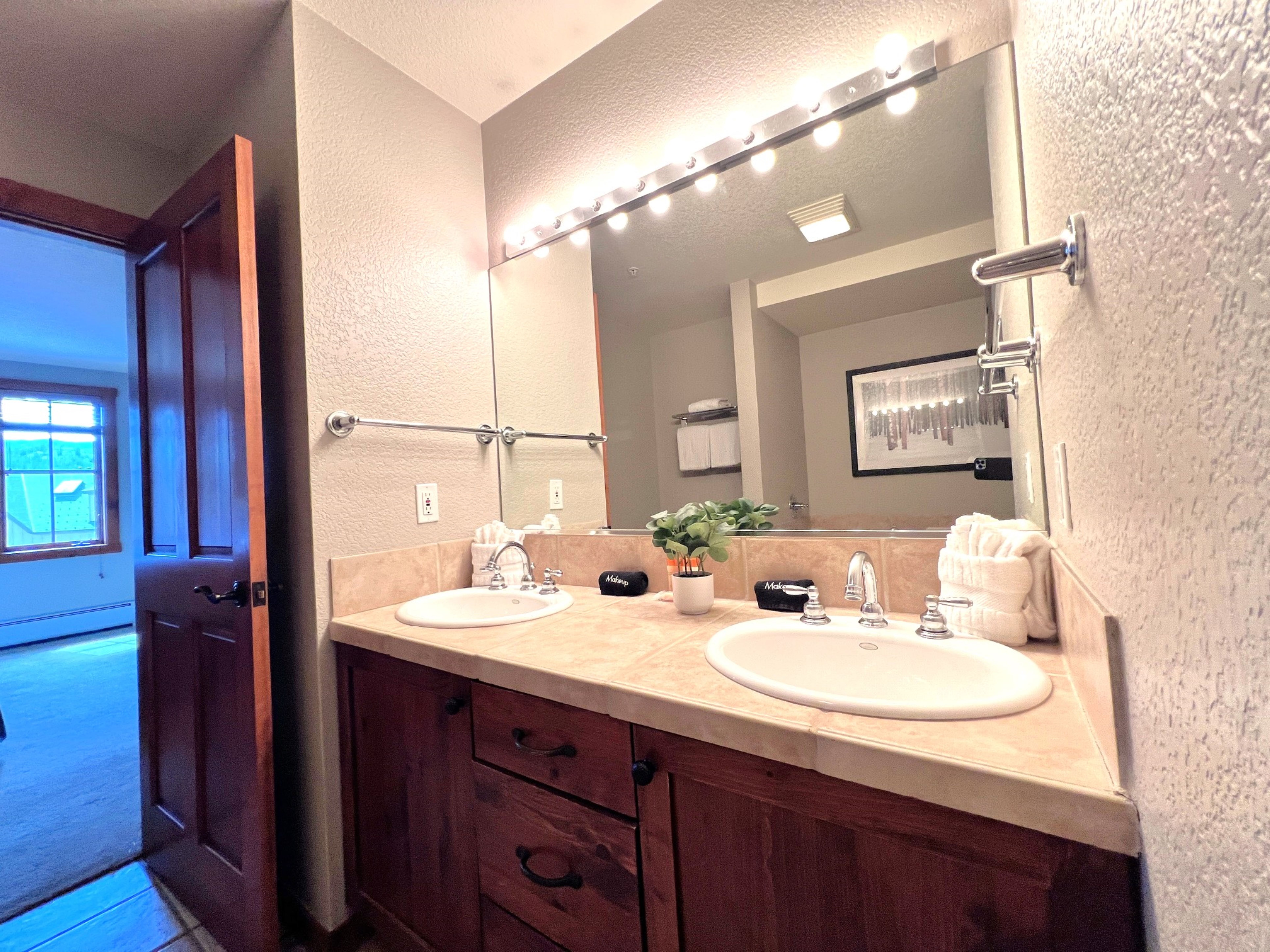 Main Street Station Quicksilver Condo - Steps to Slopes - Pool & Hot Tubs | Photo 23
