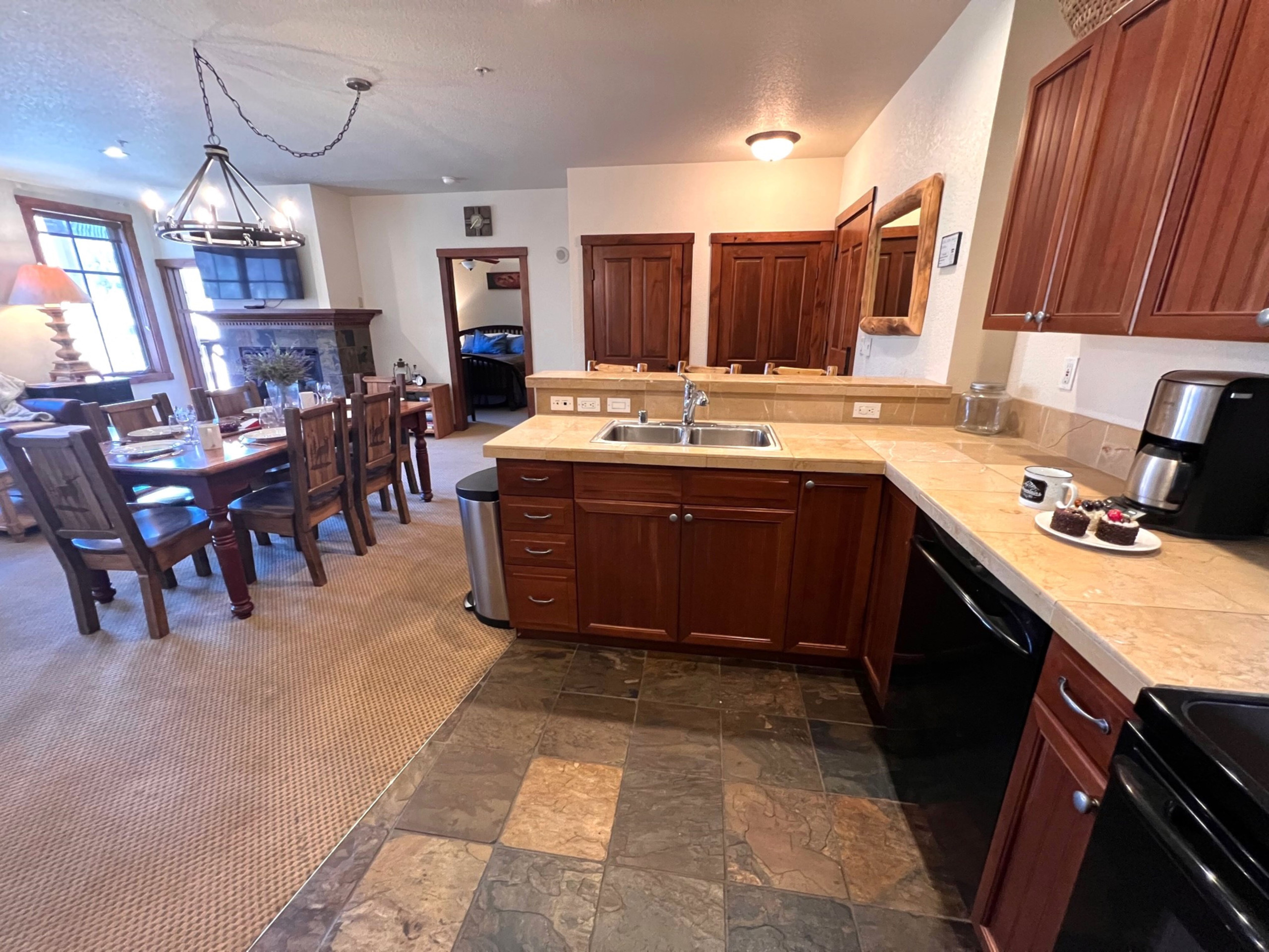 Main Street Station - Views! - Pool+ Hot Tubs - Walk to Lift | Photo 20