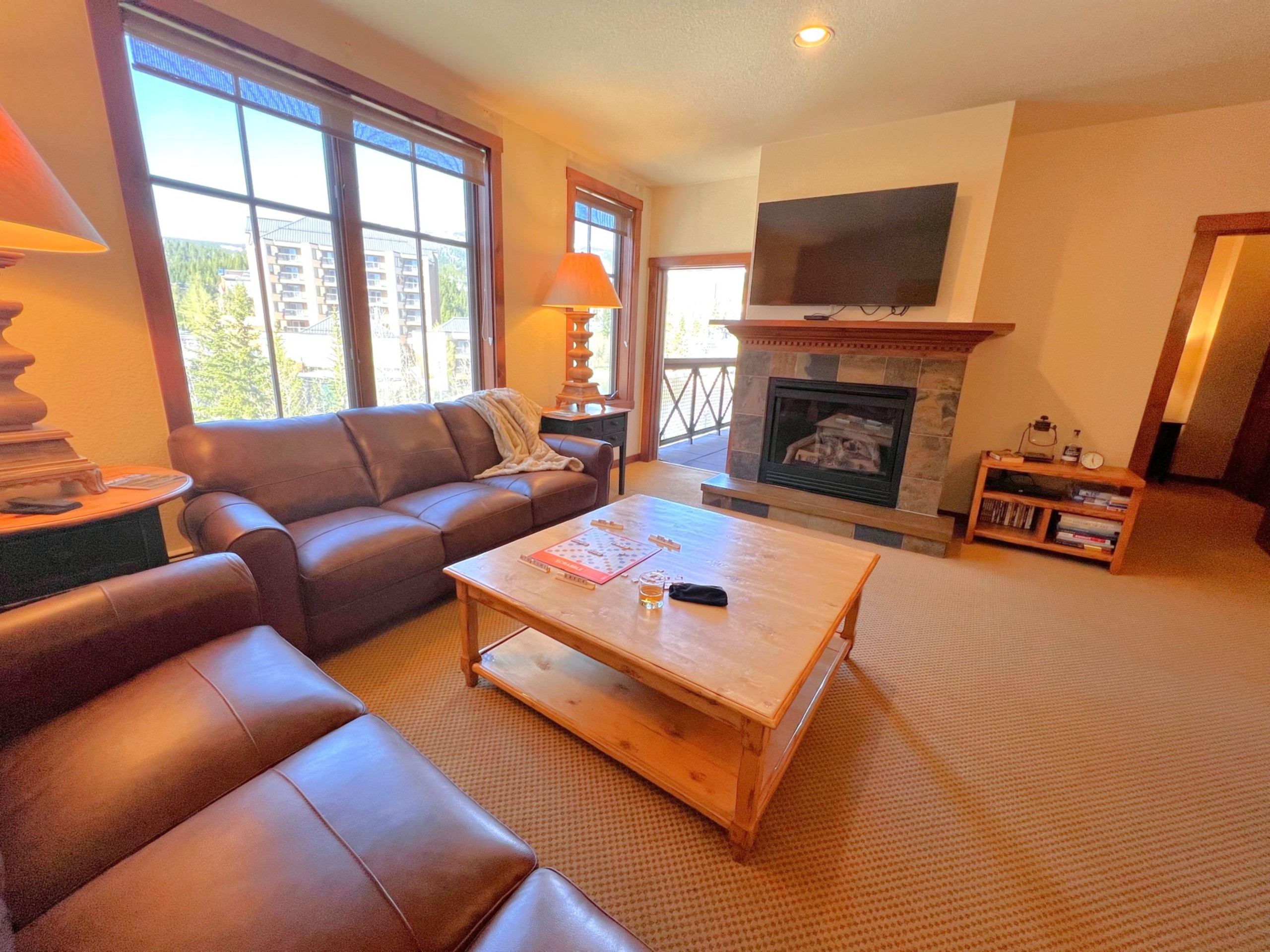Main Street Station - Views! - Pool+ Hot Tubs - Walk to Lift