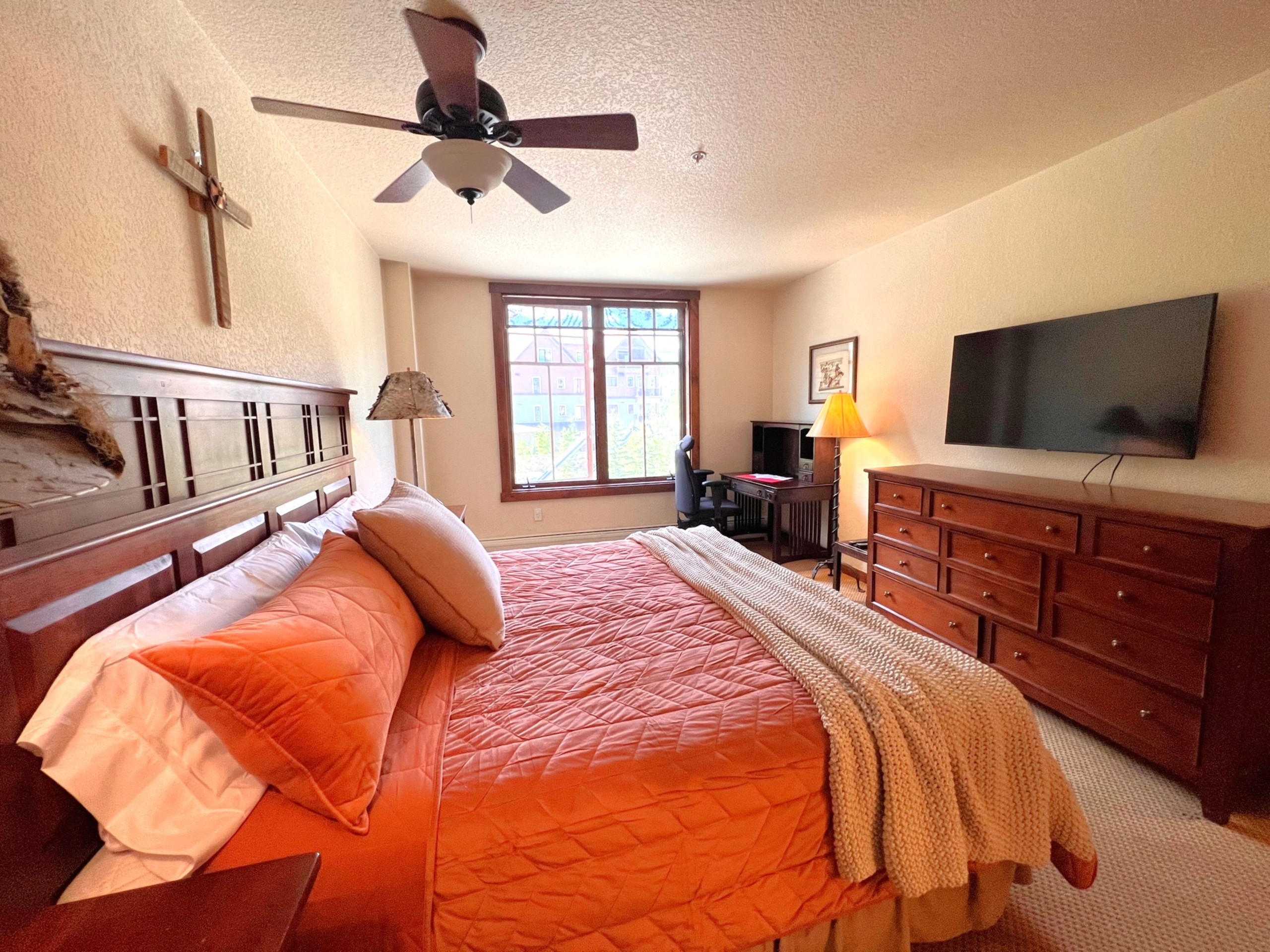 Main Street Station - Views! - Pool+ Hot Tubs - Walk to Lift | Photo 23