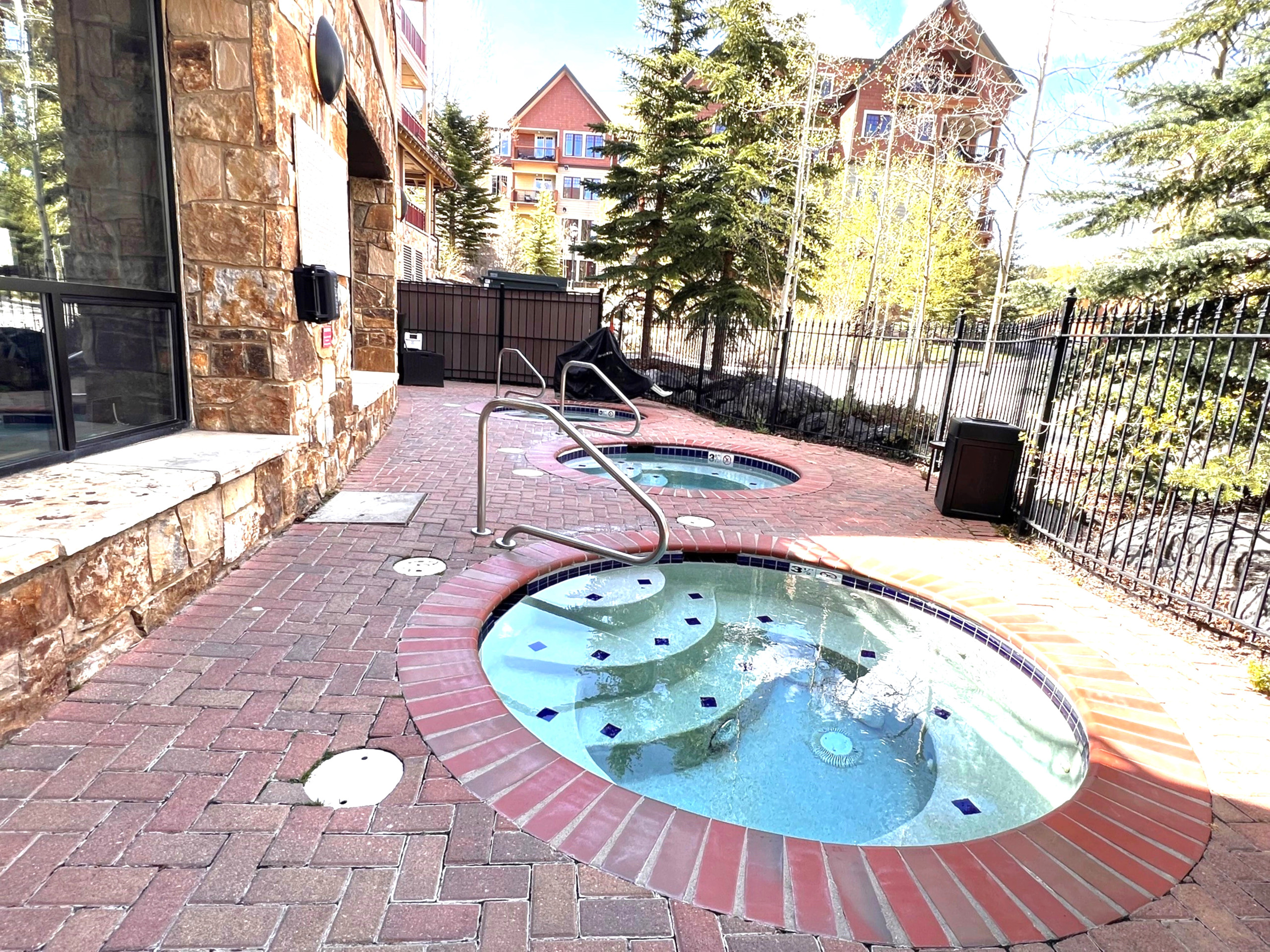 Main Street Station - Views! - Pool+ Hot Tubs - Walk to Lift | Photo 5