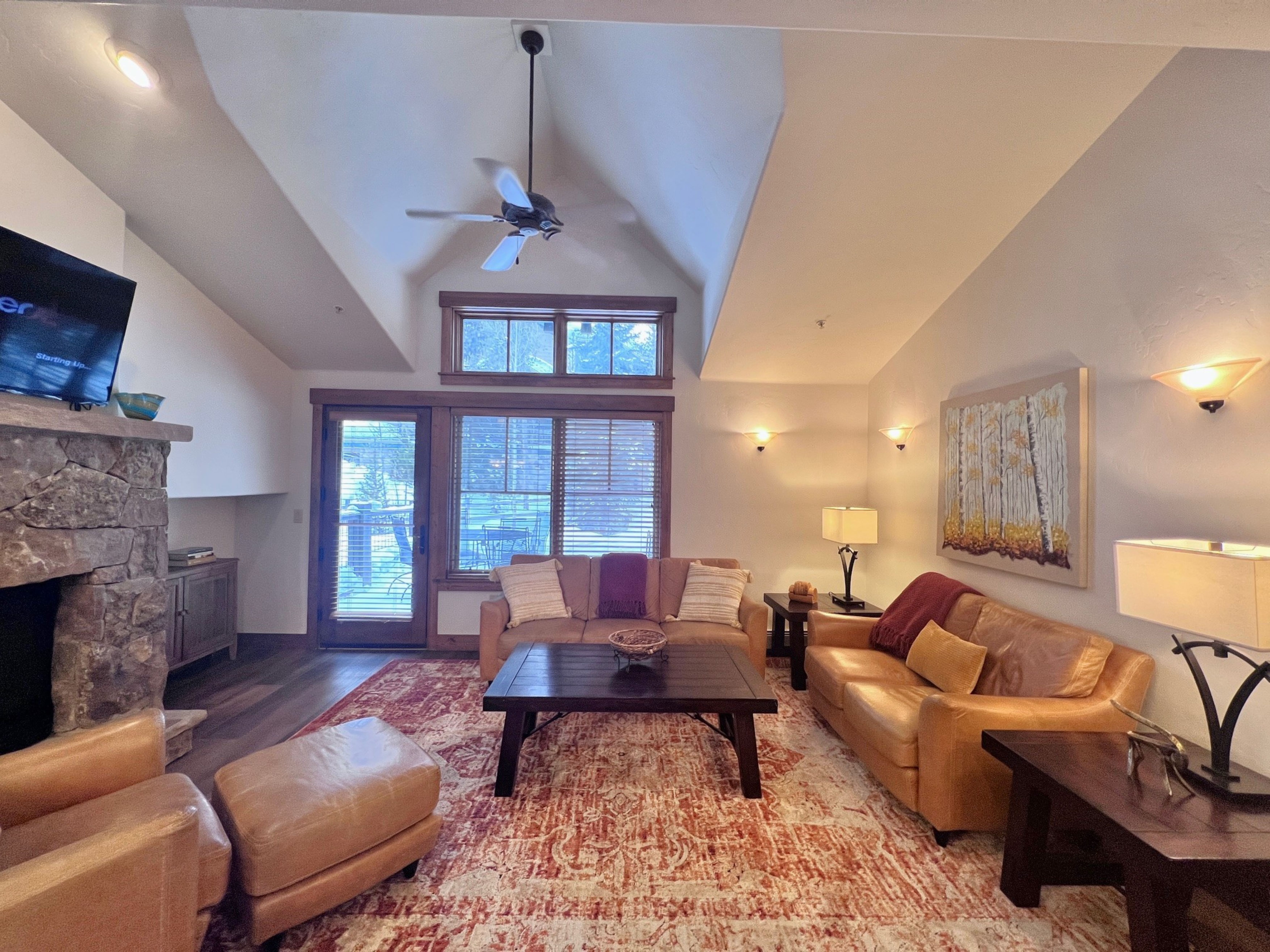 Mountain Thunder Townhome - Ski-In - Pools Hot Tubs - Walk to Main St