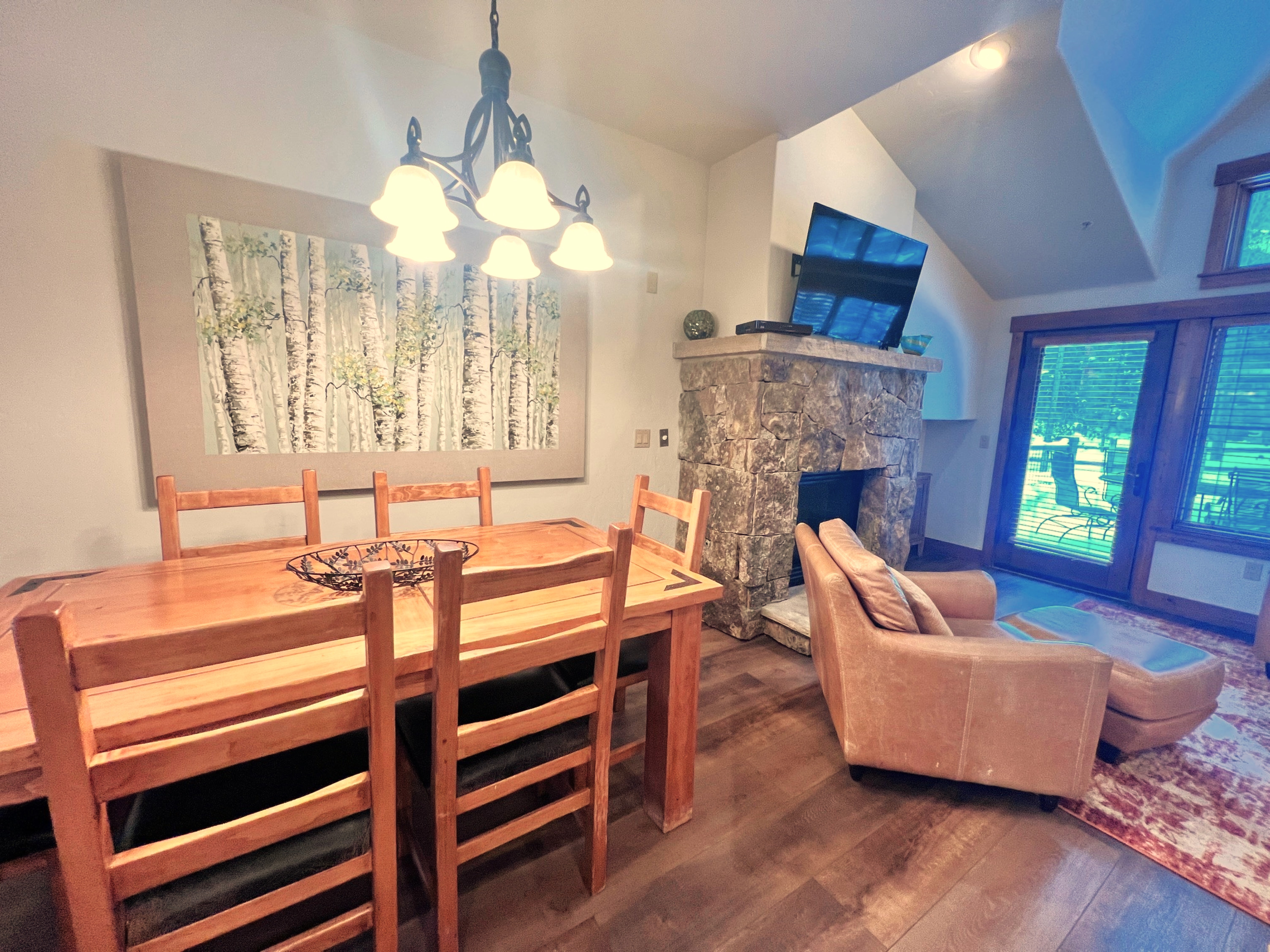 Mountain Thunder Townhome - Ski-In - Pools Hot Tubs - Walk to Main St | Photo 7