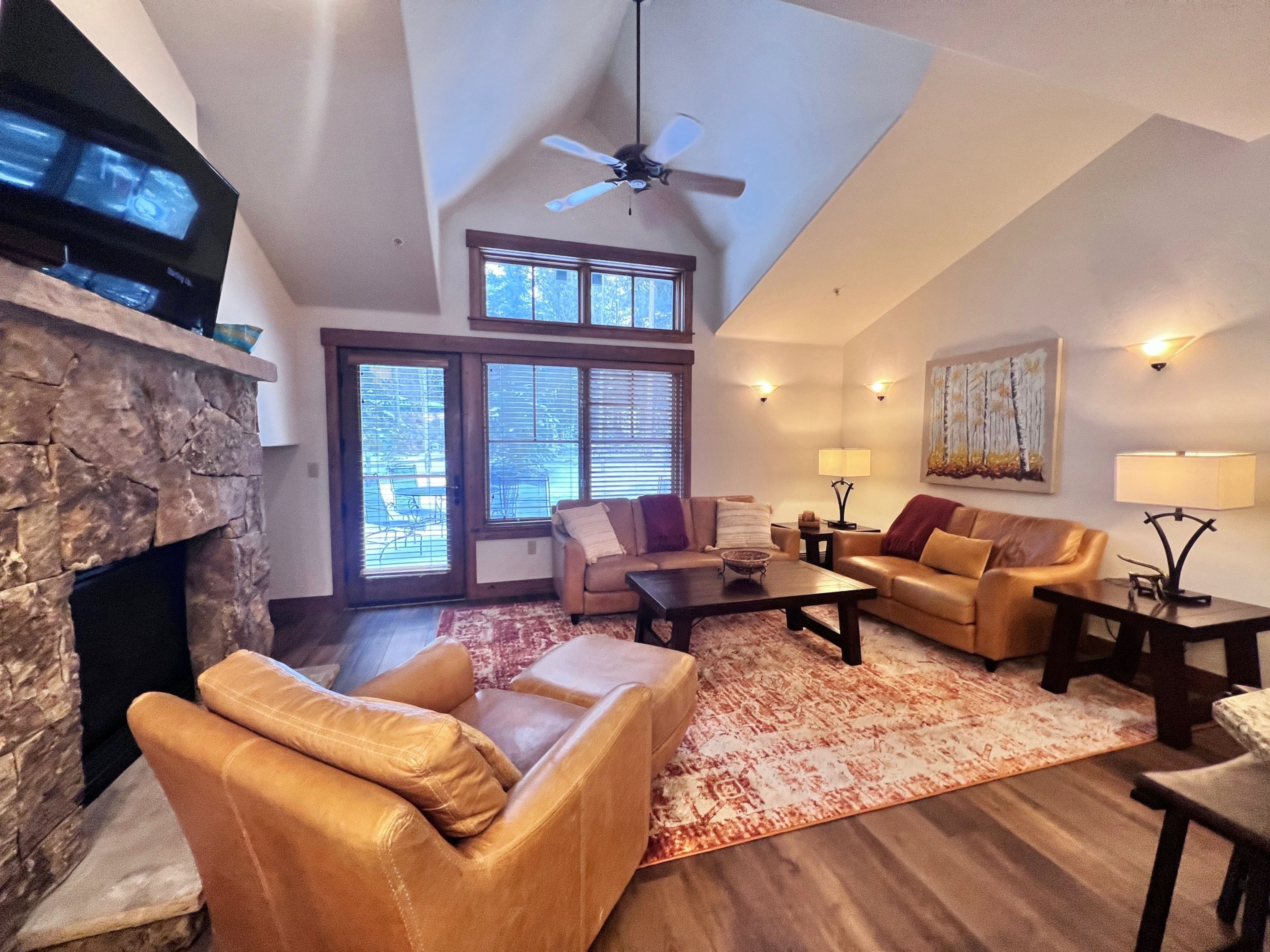 Mountain Thunder Townhome - Ski-In - Pools Hot Tubs - Walk to Main St | Photo 16