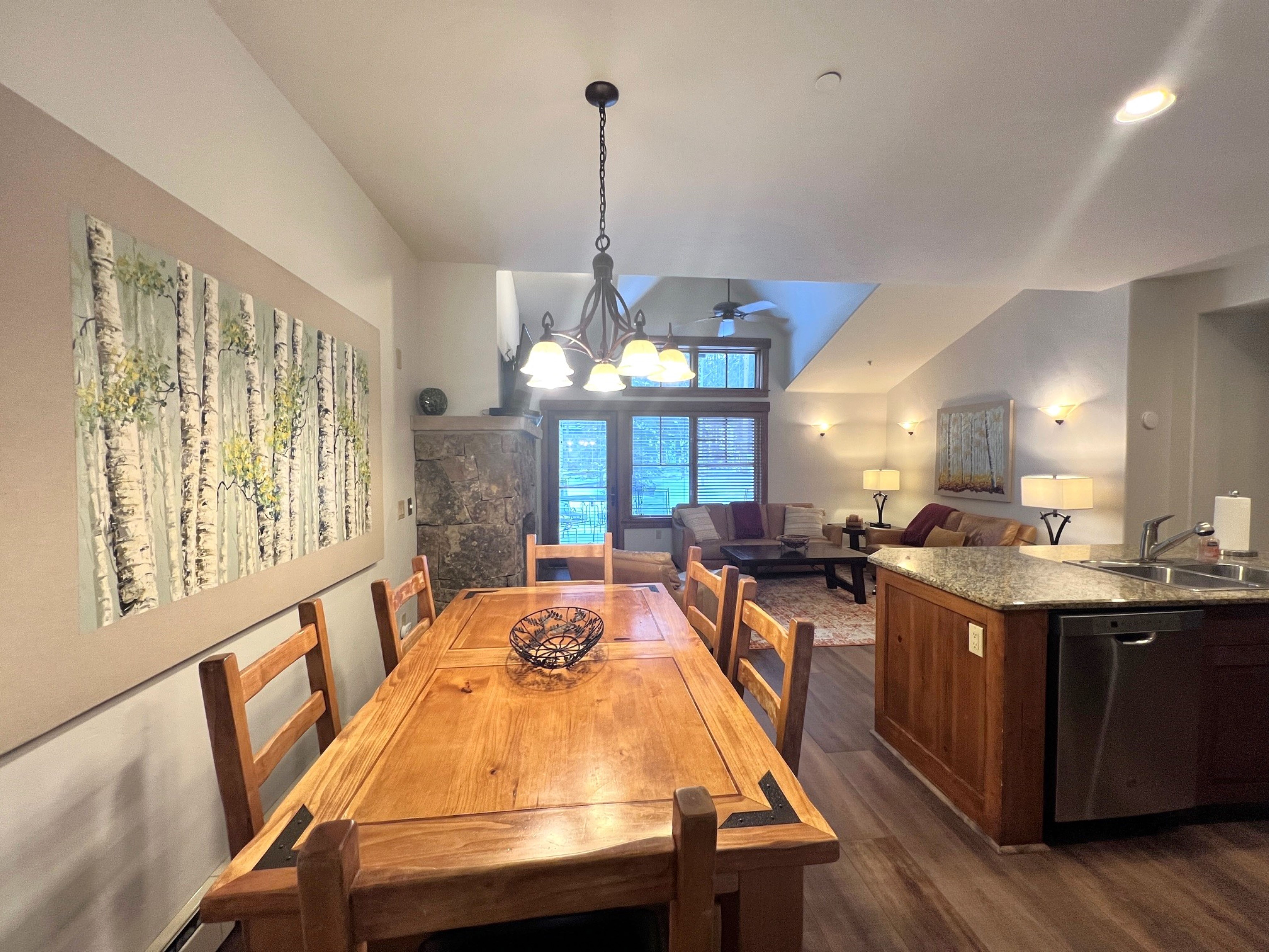 Mountain Thunder Townhome - Ski-In - Pools Hot Tubs - Walk to Main St | Photo 17