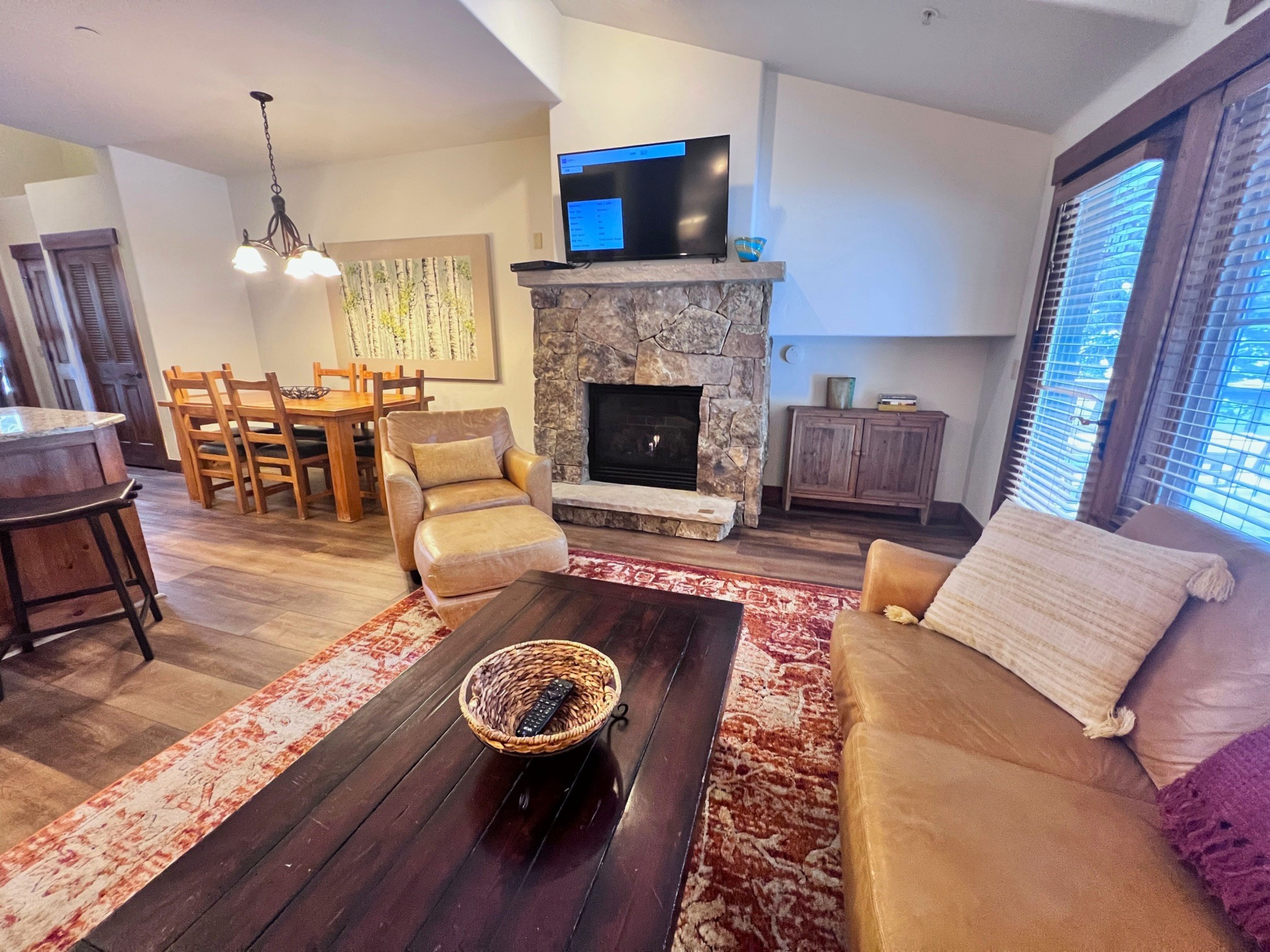 Mountain Thunder Townhome - Ski-In - Pools Hot Tubs - Walk to Main St | Photo 14