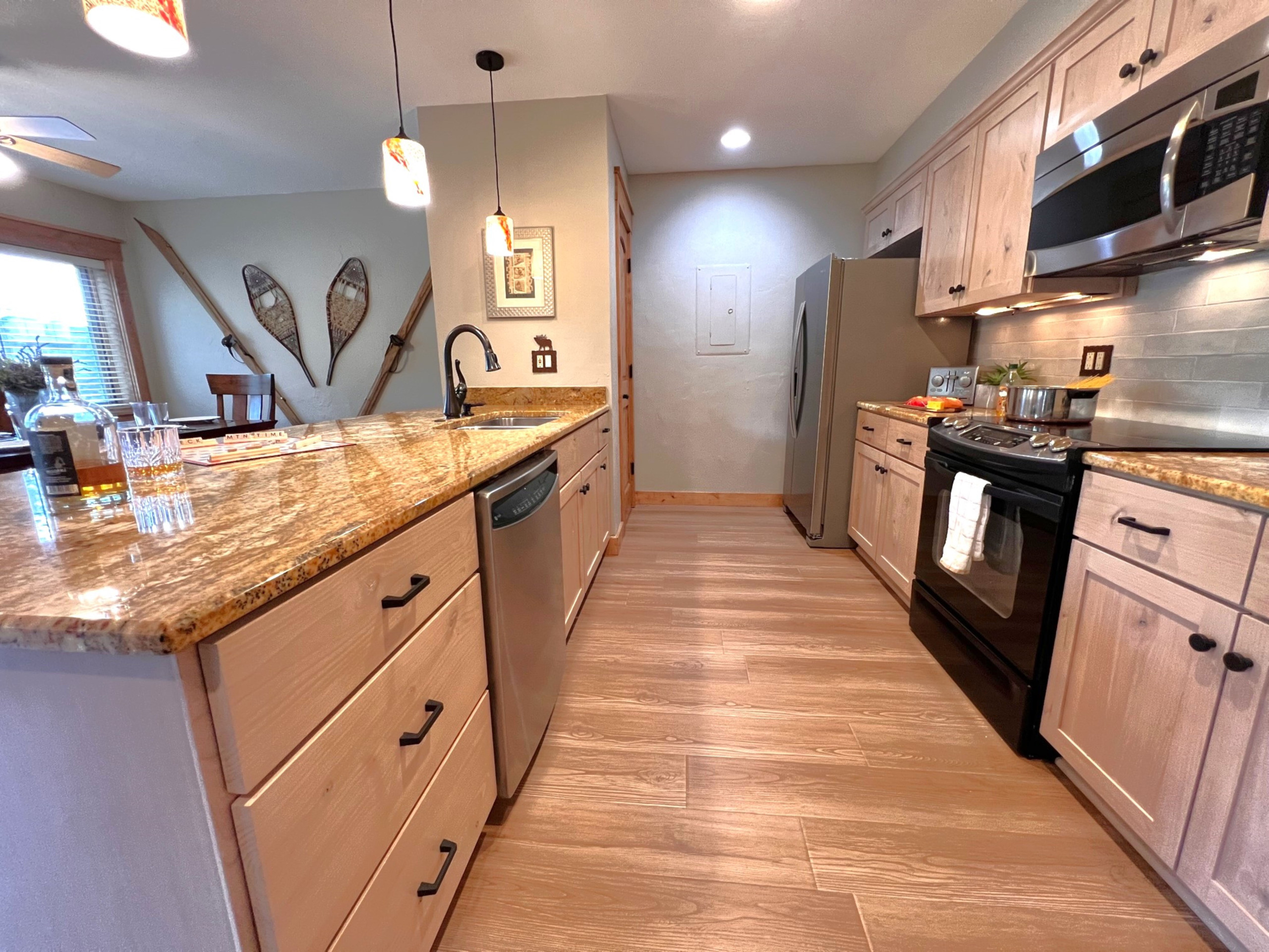 Walk to Main St. - Near Snowflake Lift - Hot Tubs+Pool | Photo 11