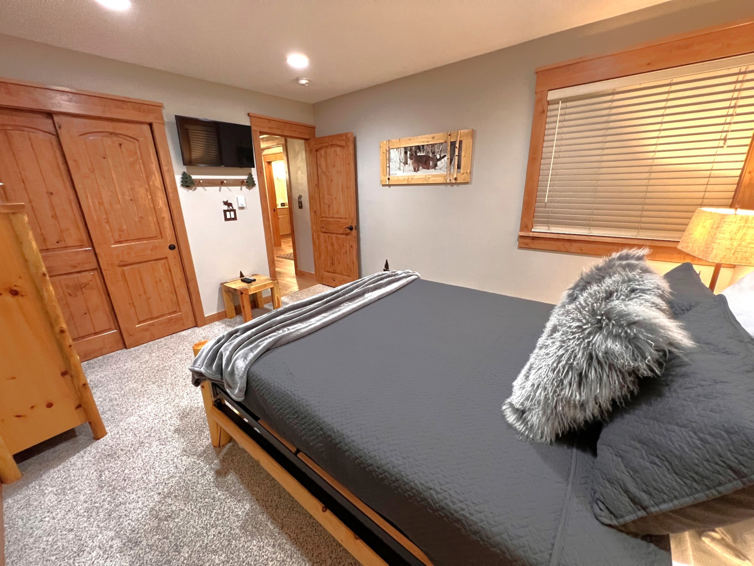 Walk to Main St. - Near Snowflake Lift - Hot Tubs+Pool | Photo 18