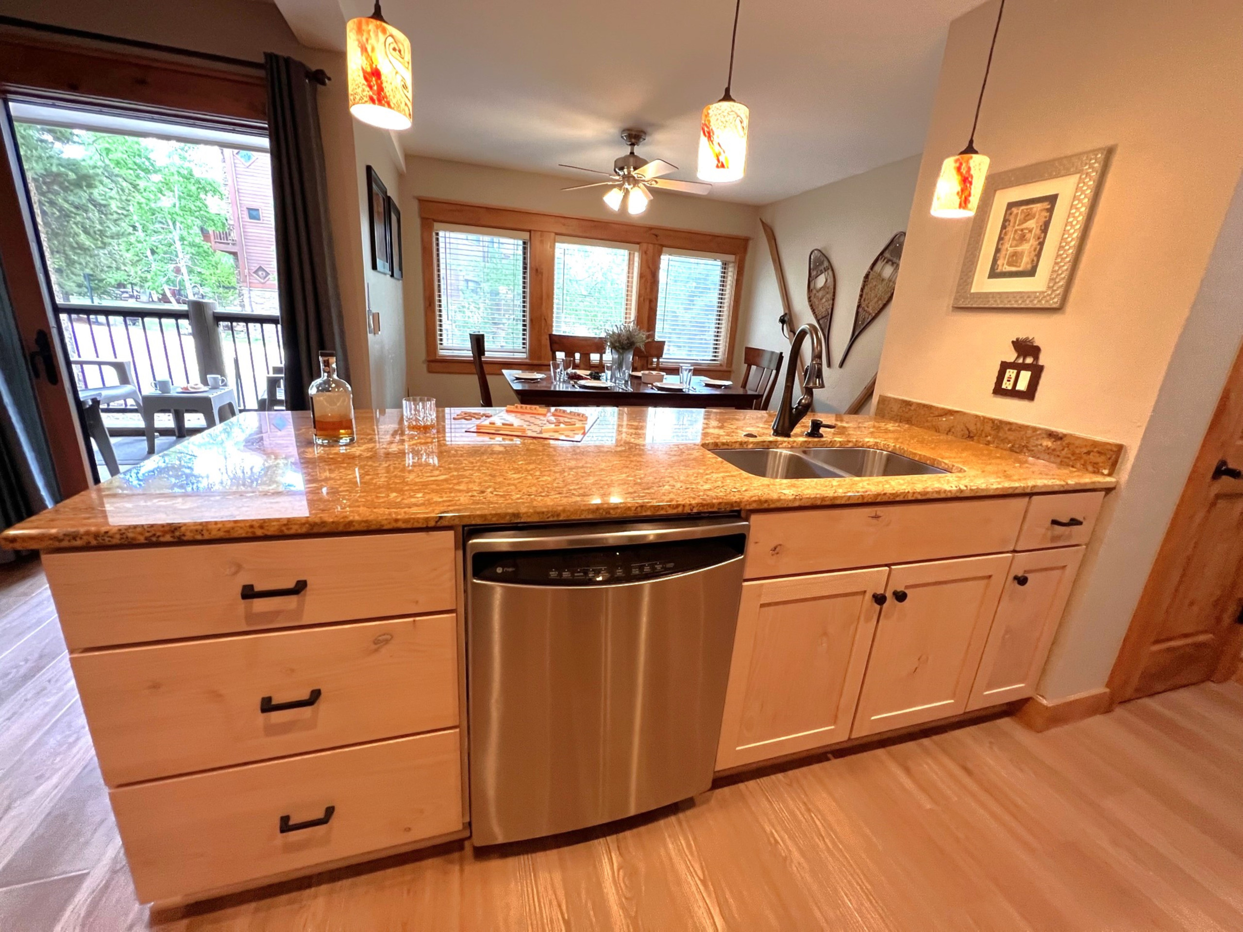 Walk to Main St. - Near Snowflake Lift - Hot Tubs+Pool | Photo 13