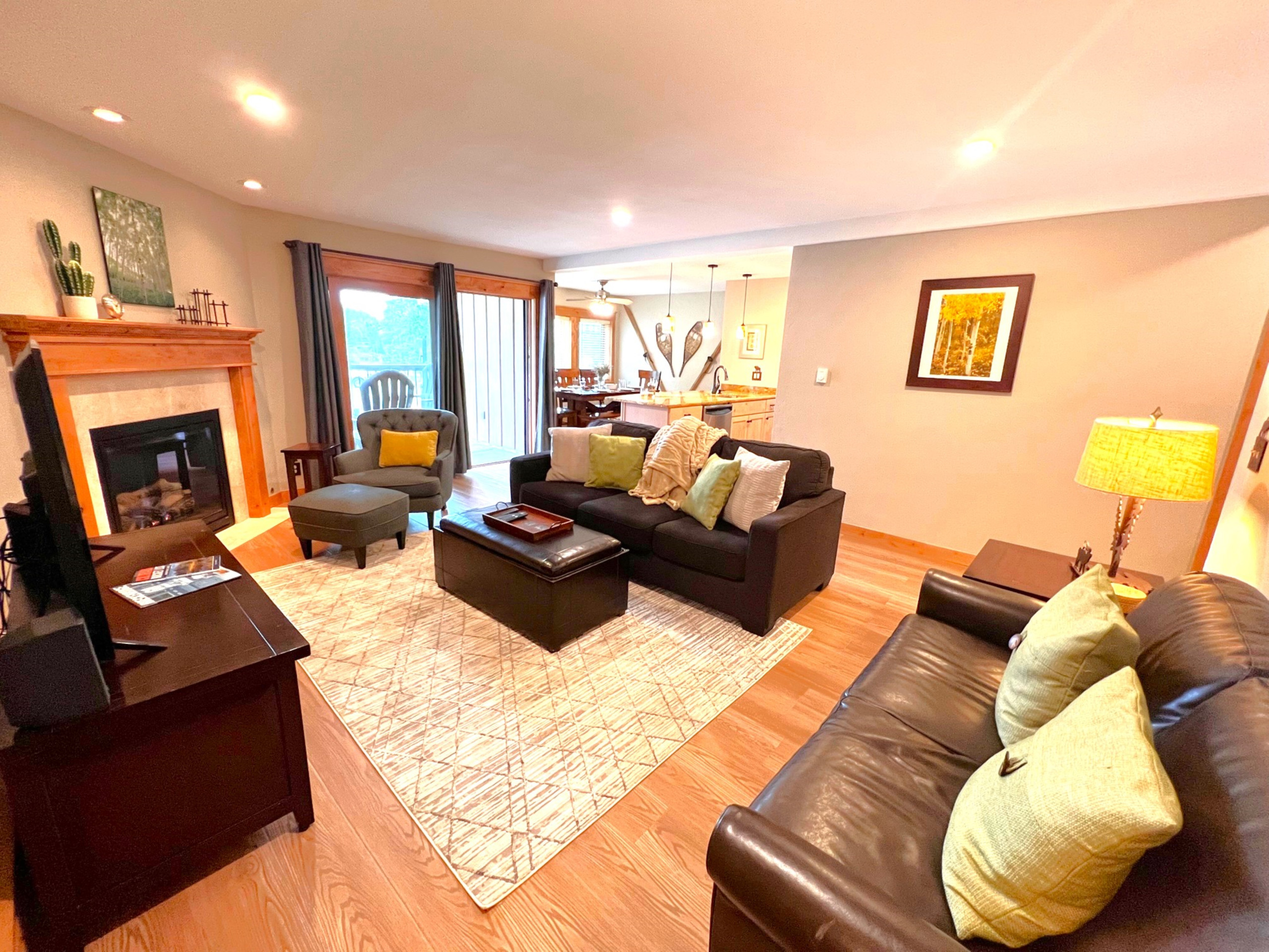 Walk to Main St. - Near Snowflake Lift - Hot Tubs+Pool