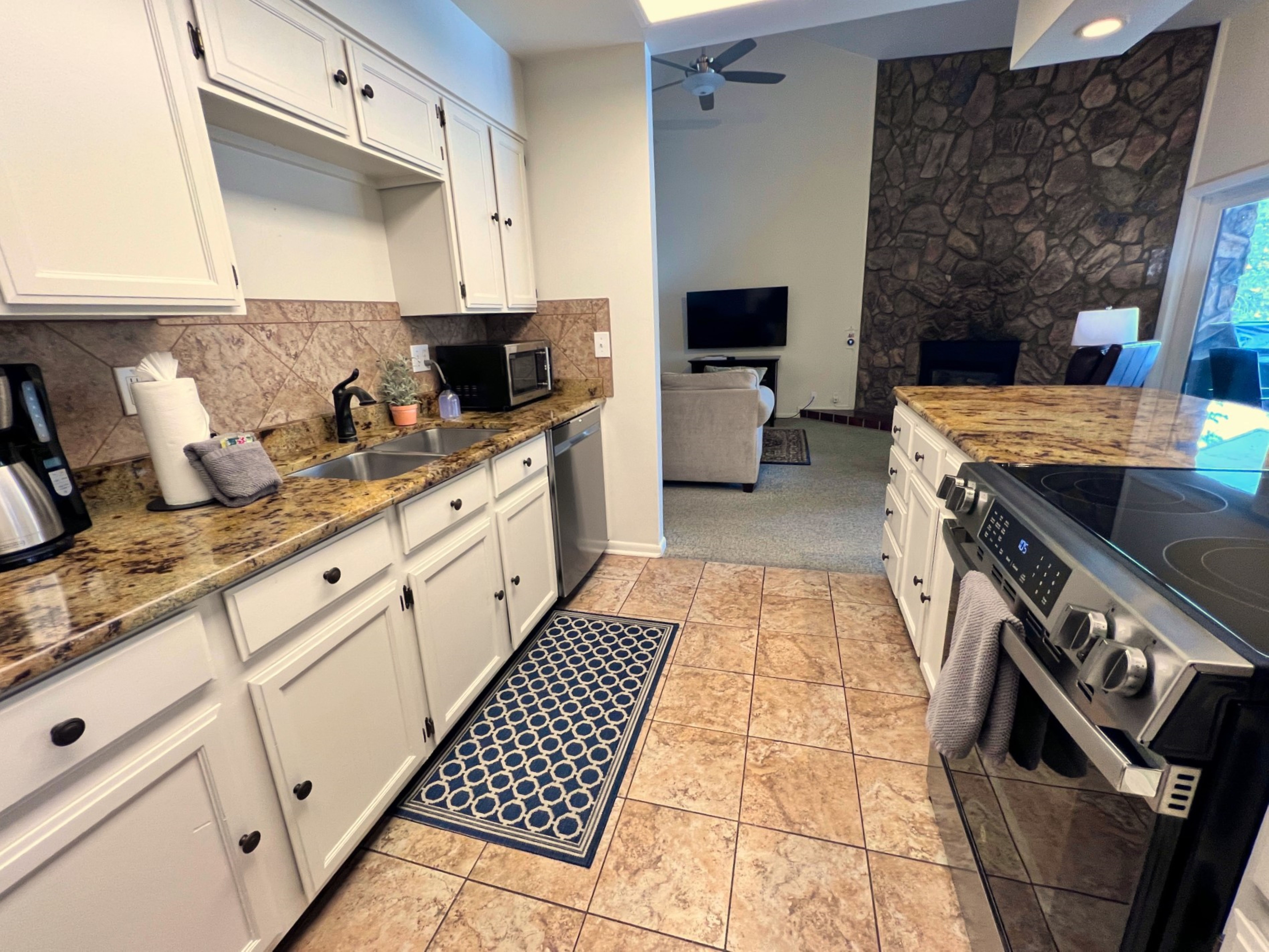 Park Place Aspen Condo - Walk to Main St. - Snowflake Lift - Pool+Hot Tubs | Photo 23