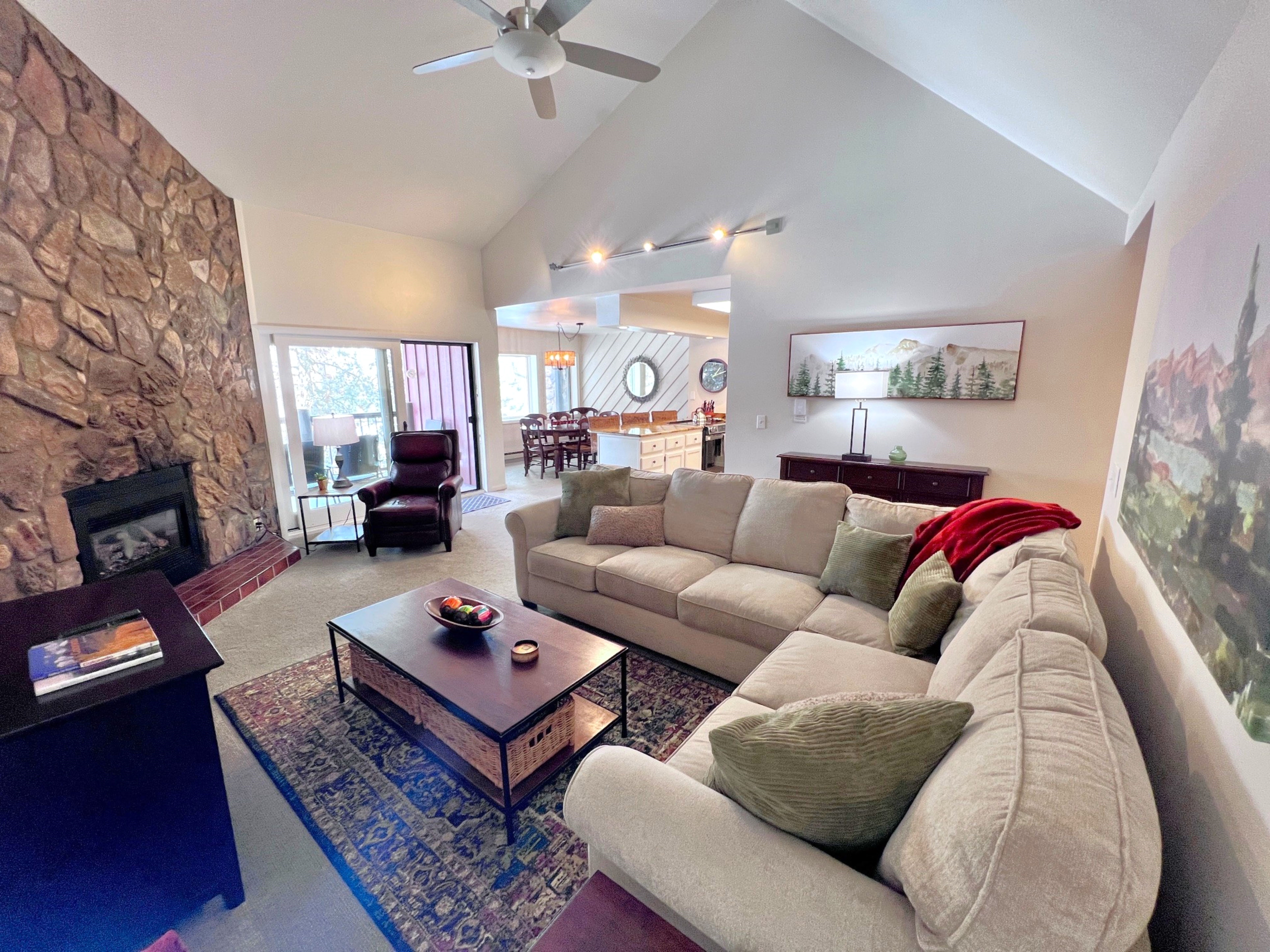 Park Place Aspen Condo - Walk to Main St. - Snowflake Lift - Pool+Hot Tubs | Photo 8