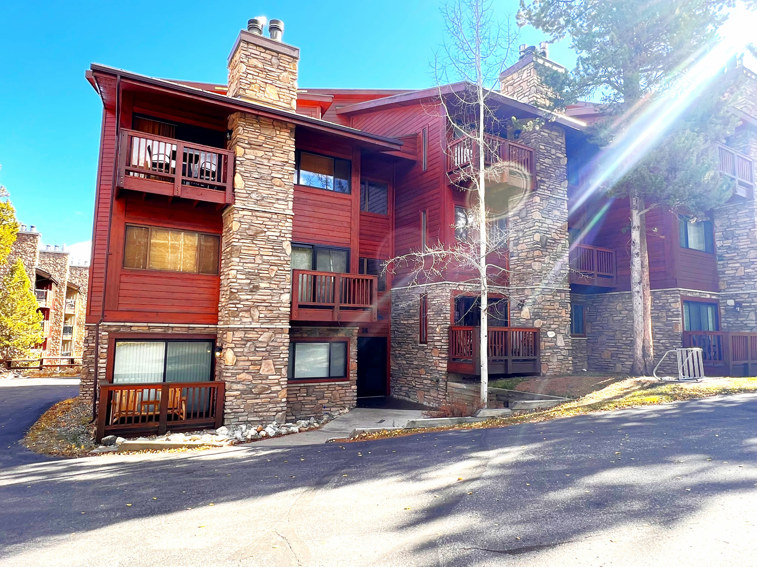 Pine Ridge Peak Condo - Walk to Main St + Snowflake Lift - Pool + Hot Tubs | Photo 31