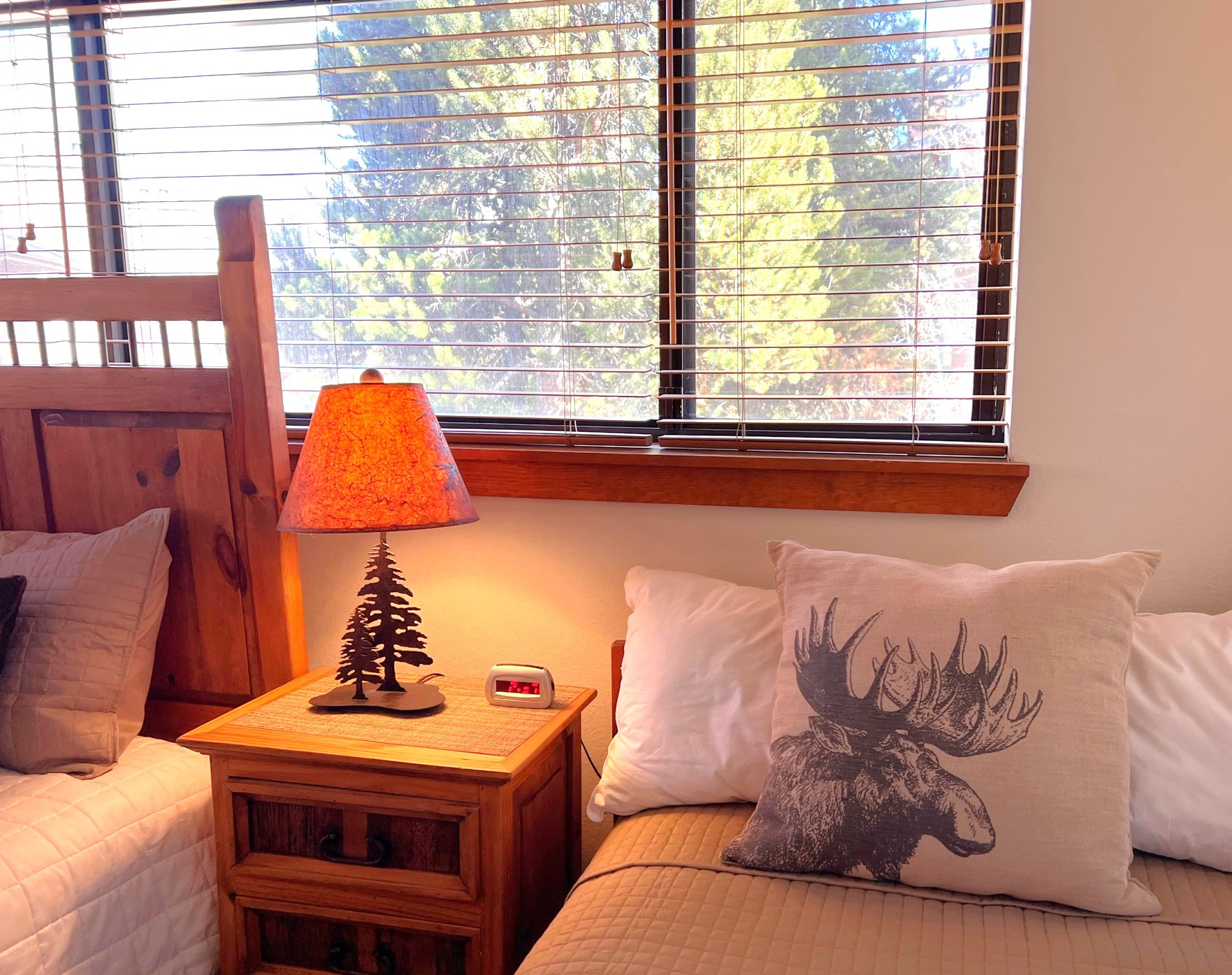 Pine Ridge Peak Condo - Walk to Main St + Snowflake Lift - Pool + Hot Tubs | Photo 25