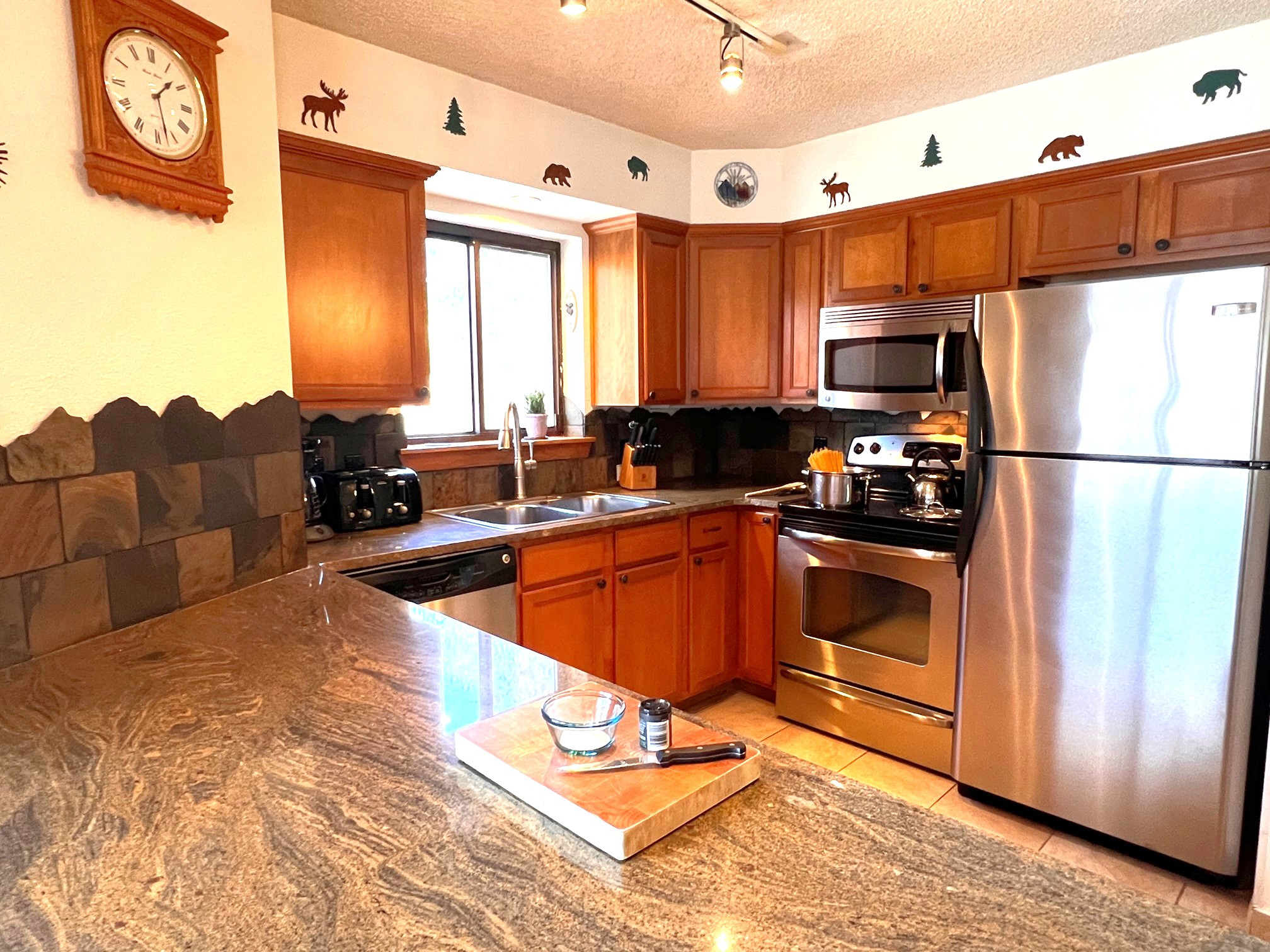 Pine Ridge Peak Condo - Walk to Main St + Snowflake Lift - Pool + Hot Tubs | Photo 2