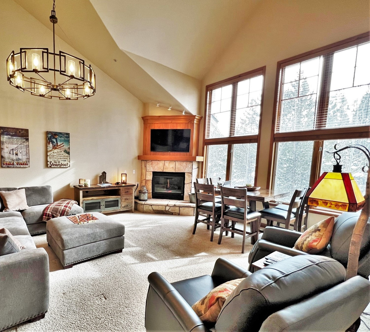 Riverbend Liftside Condo - Ski In/Out - Snowflake Lift - Pool+Hot Tub