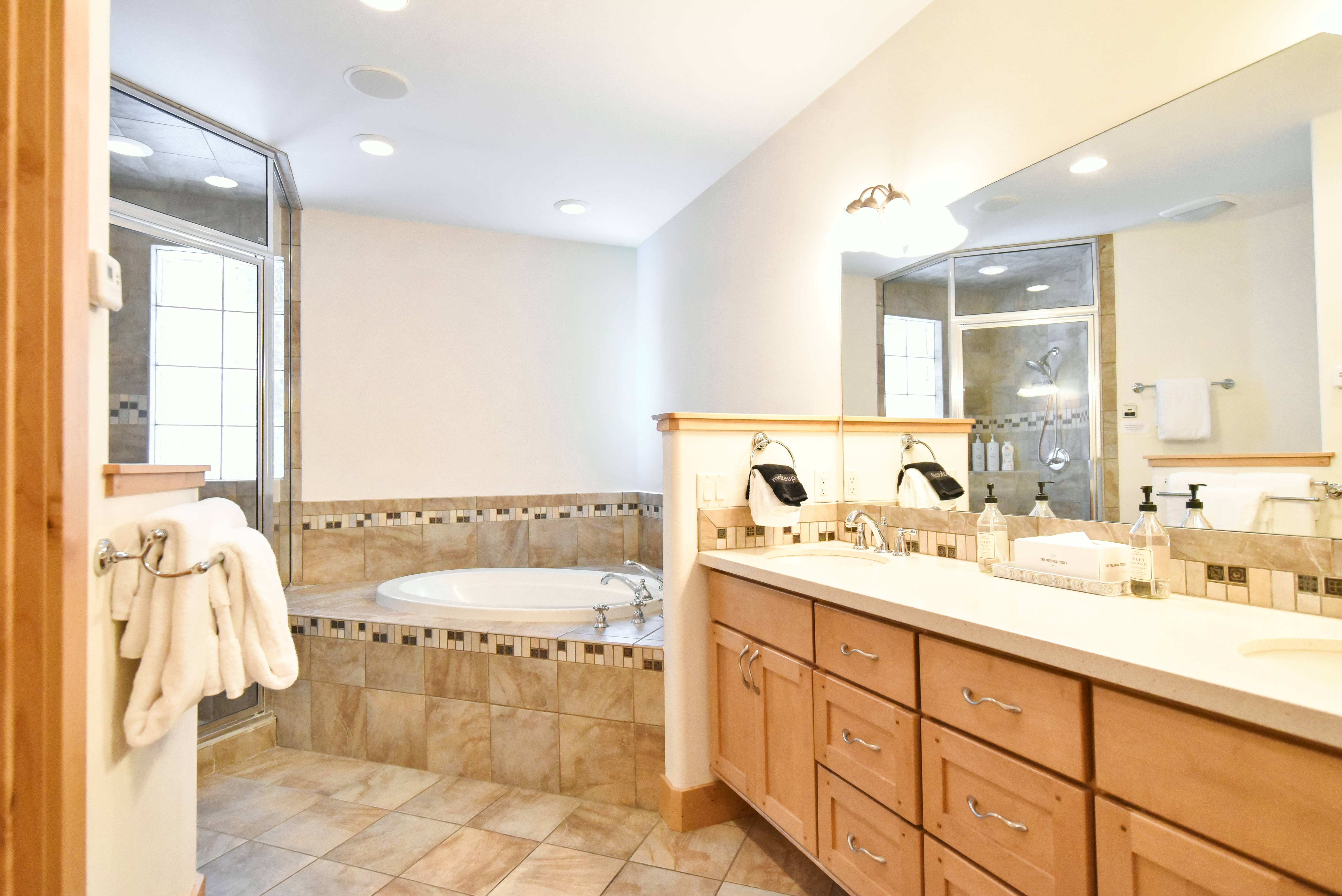 Summit Rose Escape - Theater Rm - Gourmet Kitchen | Photo 31