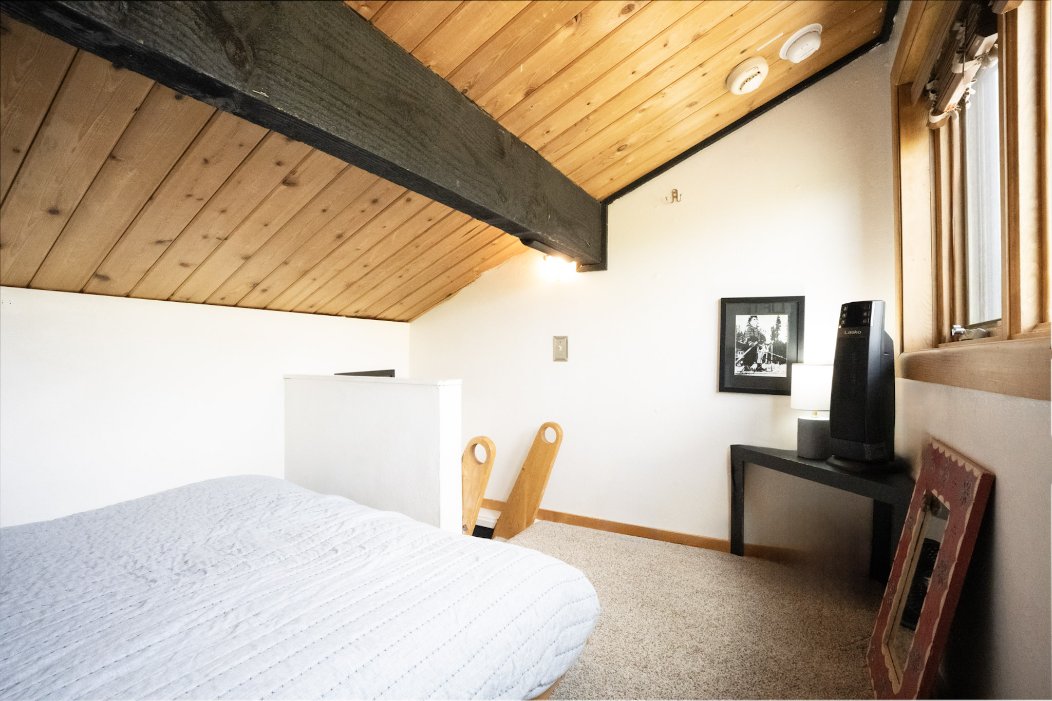 Sundowner Mountain View Condo - Walk to Slopes & Main St - Pool Access | Photo 34