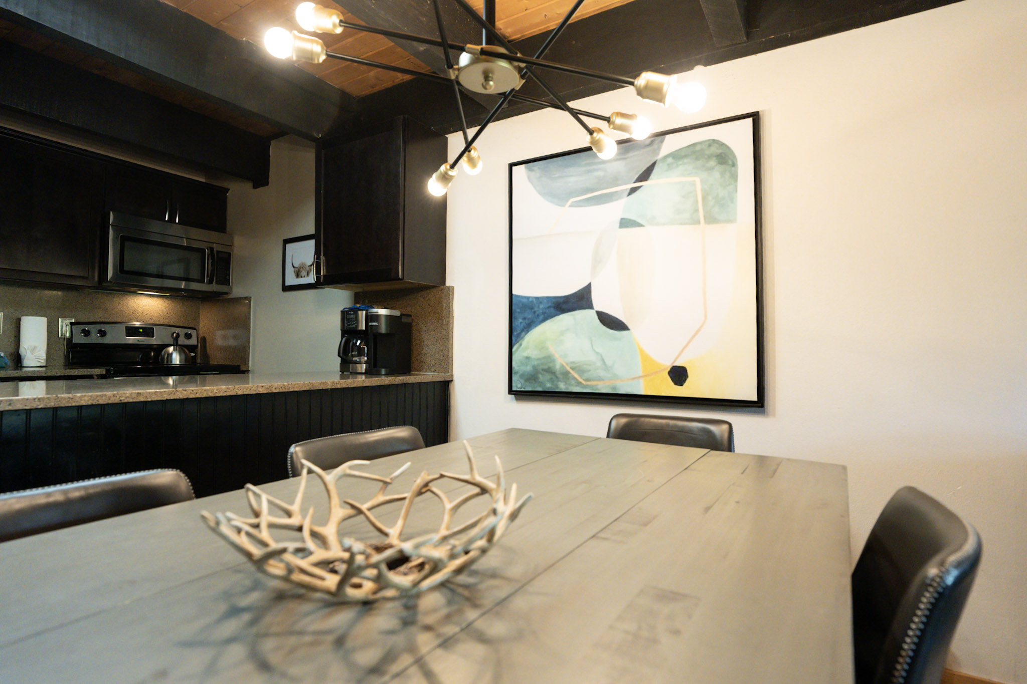 Sundowner Mountain View Condo - Walk to Slopes & Main St - Pool Access | Photo 38