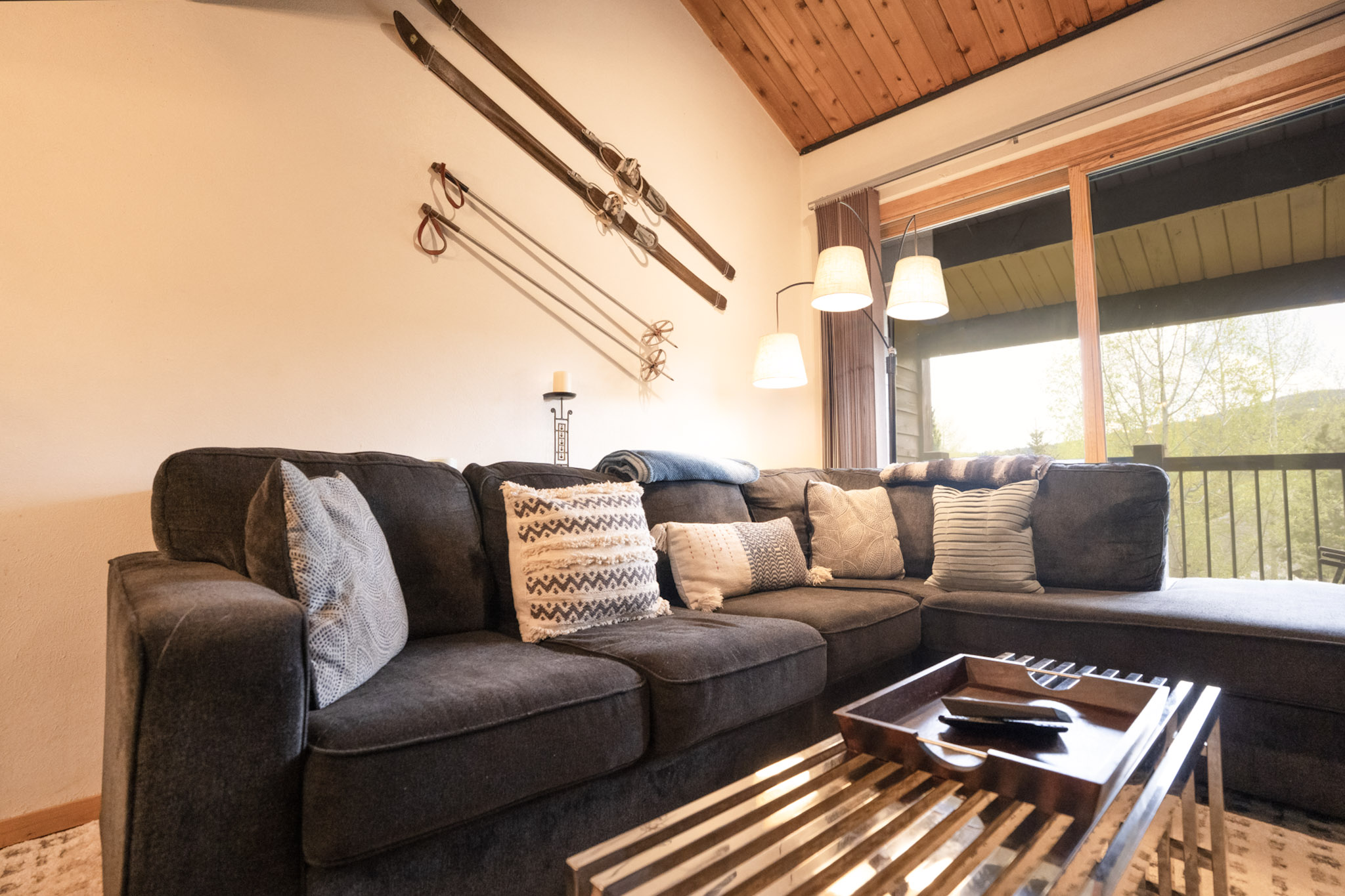 Sundowner Mountain View Condo - Walk to Slopes & Main St - Pool Access | Photo 17
