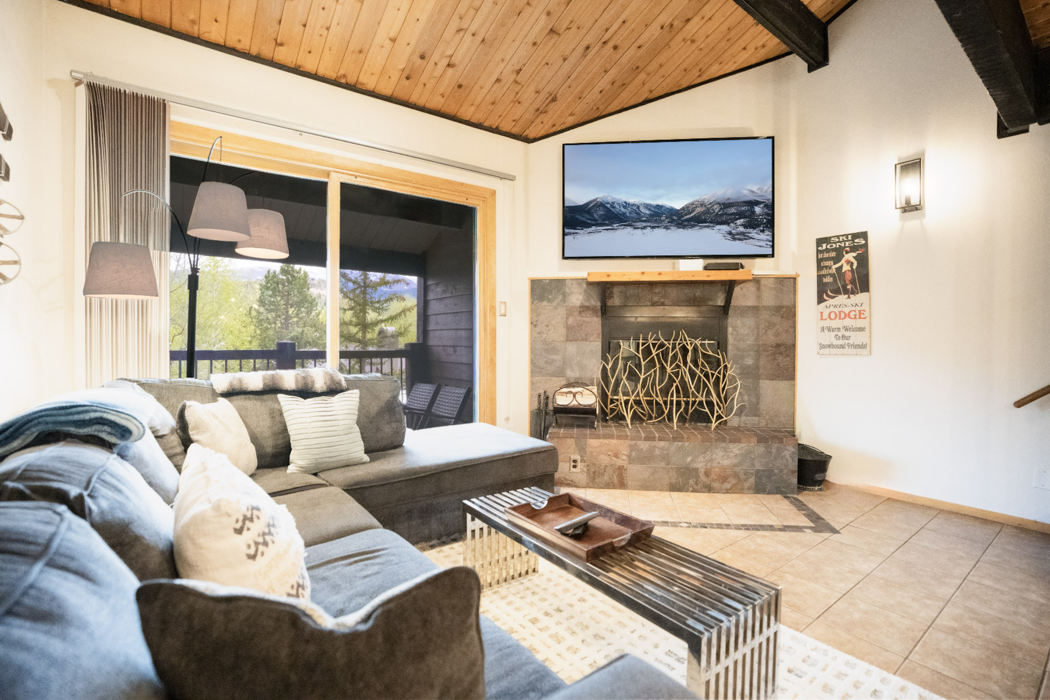 Sundowner Mountain View Condo - Walk to Slopes & Main St - Pool Access | Photo 18