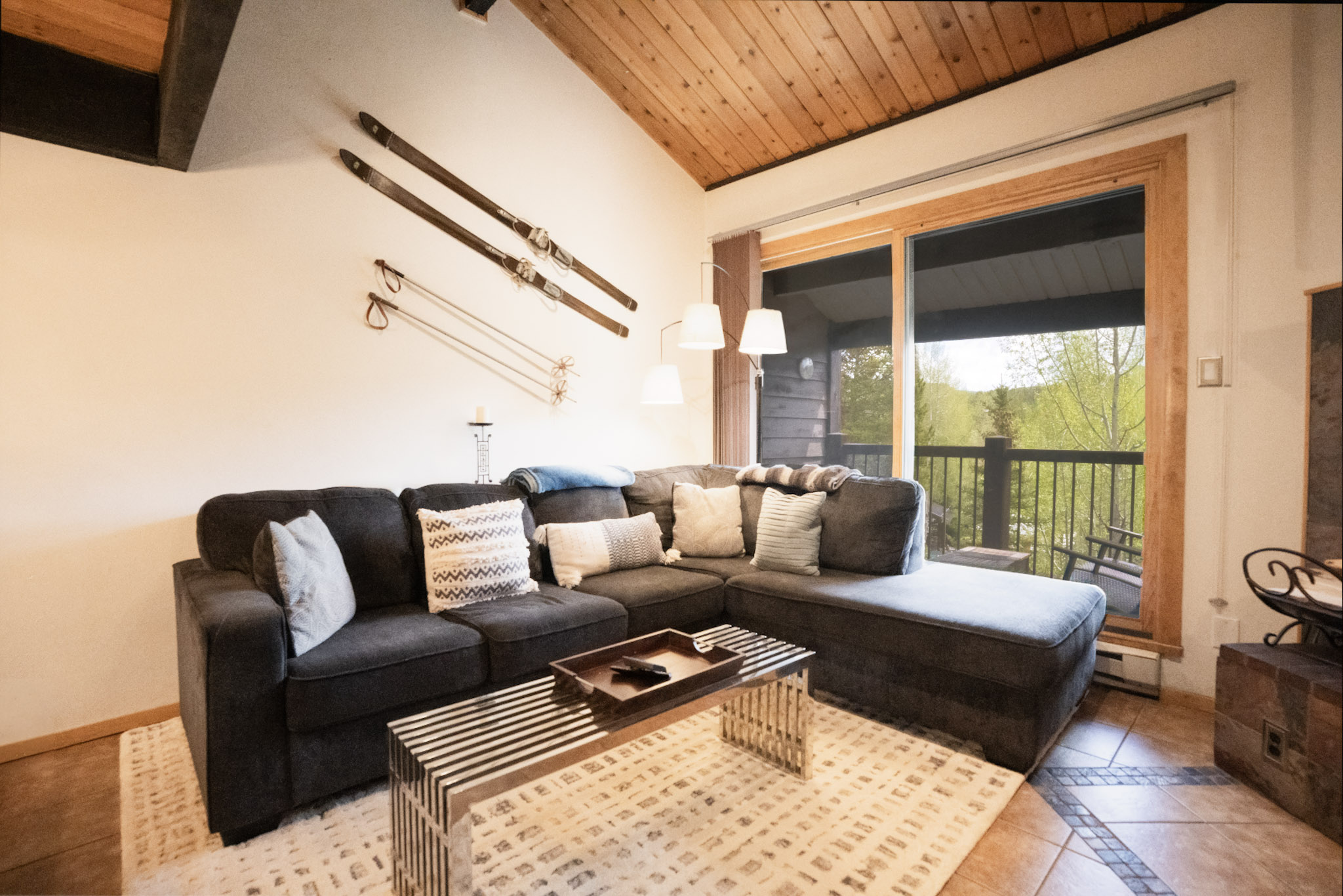 Sundowner Mountain View Condo - Walk to Slopes & Main St - Pool Access | Photo 16