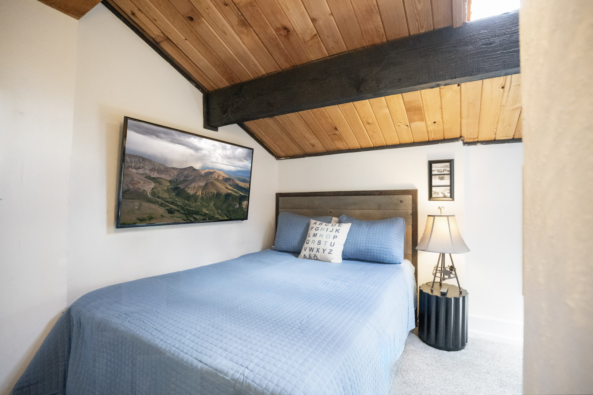 Sundowner Mountain View Condo - Walk to Slopes & Main St - Pool Access | Photo 28