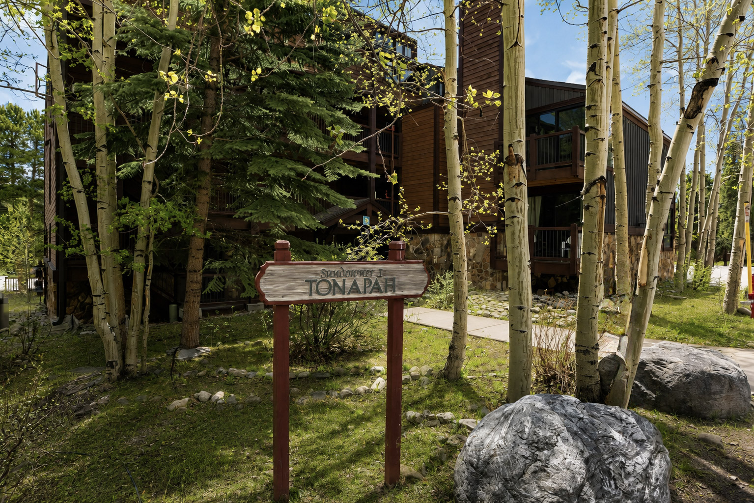 Sundowner Mountain View Condo - Walk to Slopes & Main St - Pool Access | Photo 45