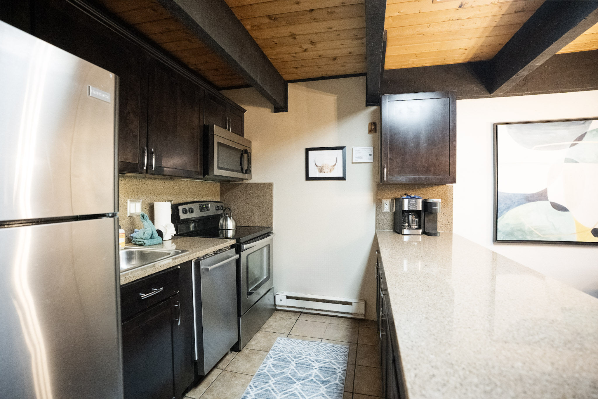 Sundowner Mountain View Condo - Walk to Slopes & Main St - Pool Access | Photo 10