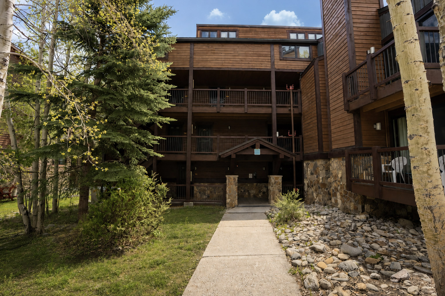 Sundowner Mountain View Condo - Walk to Slopes & Main St - Pool Access | Photo 44
