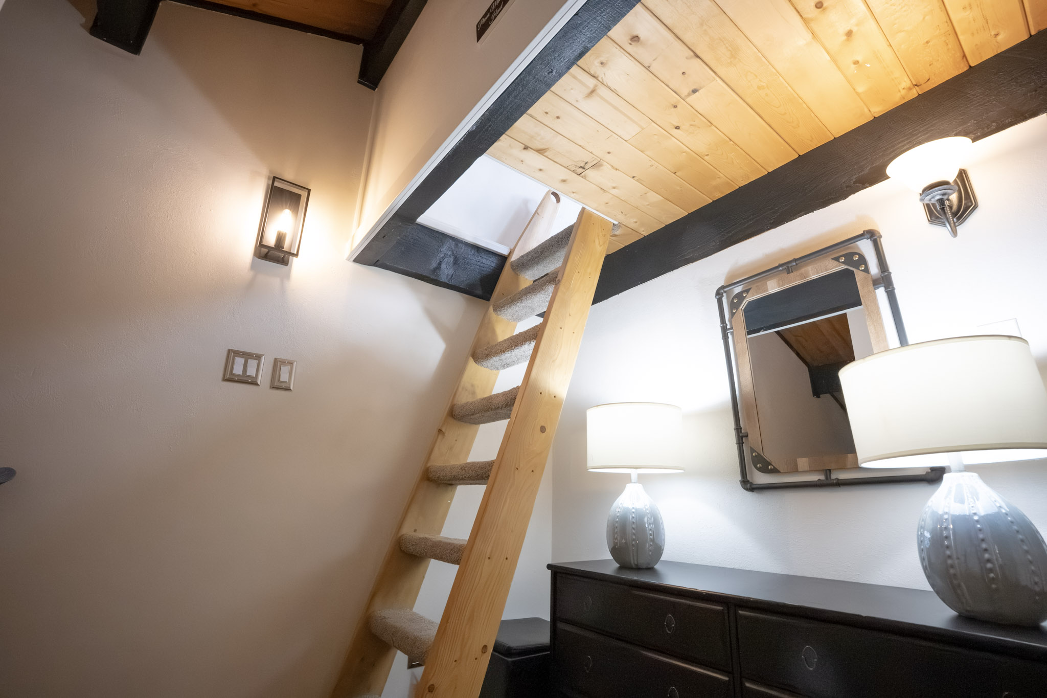 Sundowner Mountain View Condo - Walk to Slopes & Main St - Pool Access | Photo 32