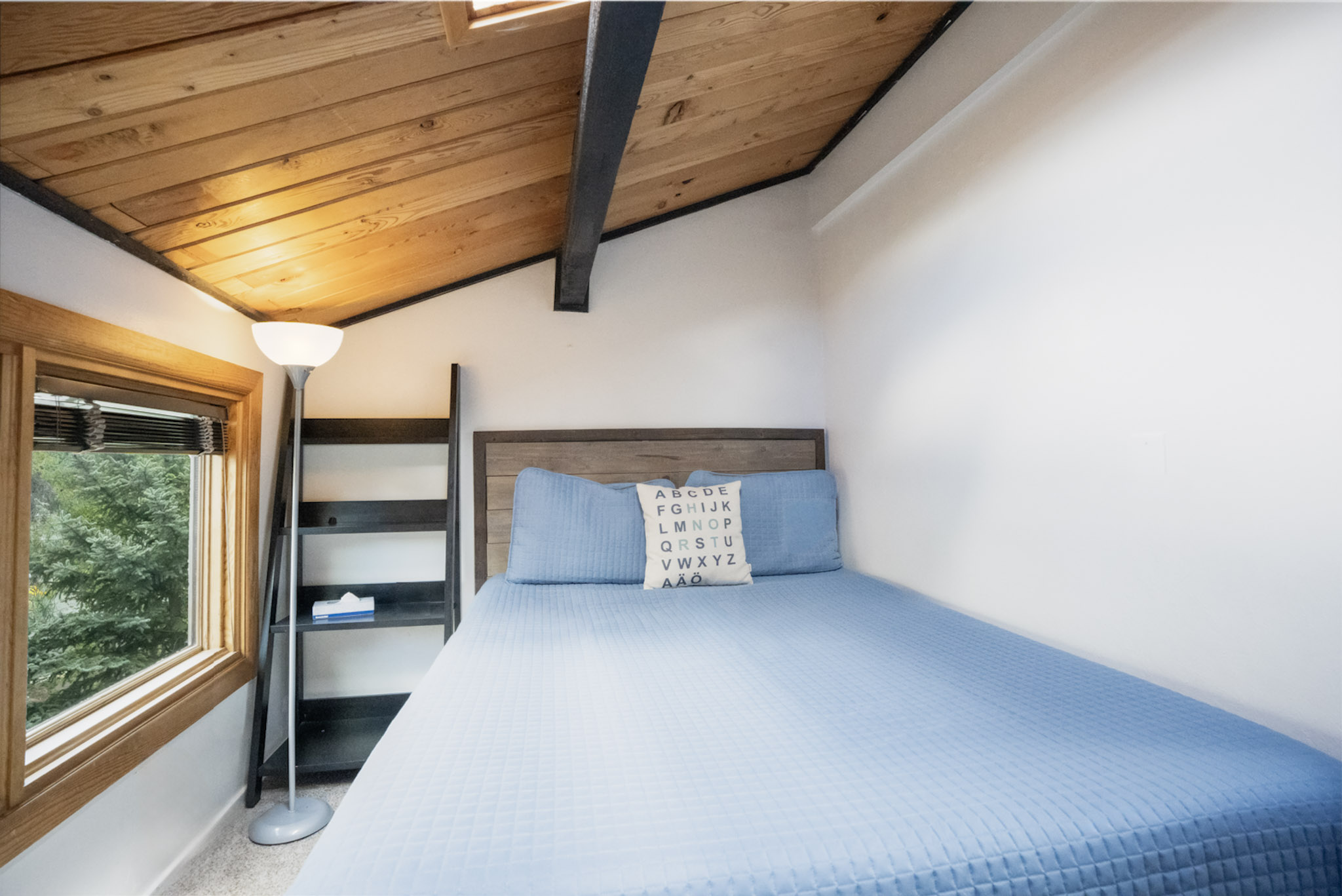 Sundowner Mountain View Condo - Walk to Slopes & Main St - Pool Access | Photo 30