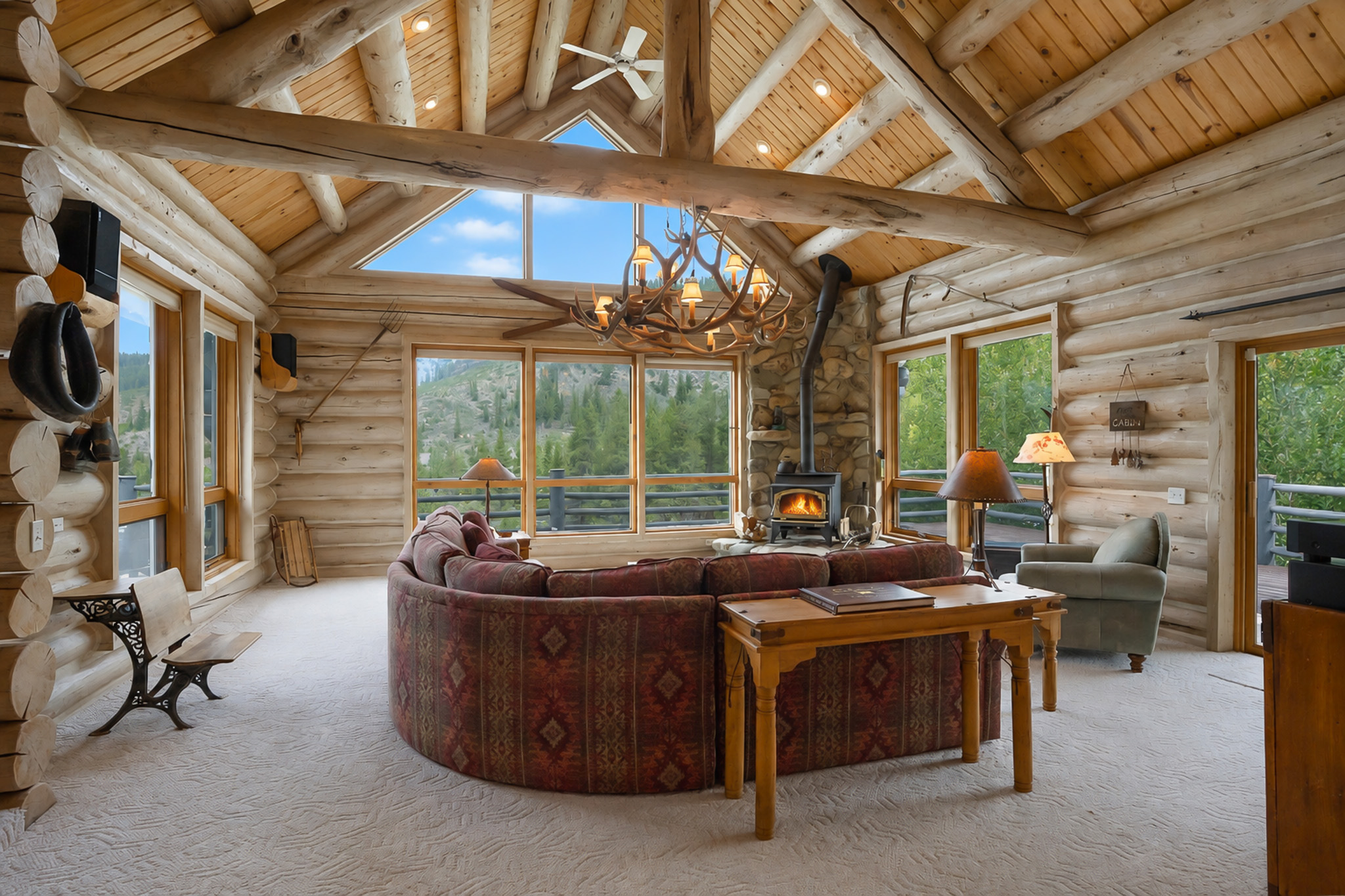 Log Home - Dog Friendly - Mtn. Views - 10 min. to Breck | Photo 10