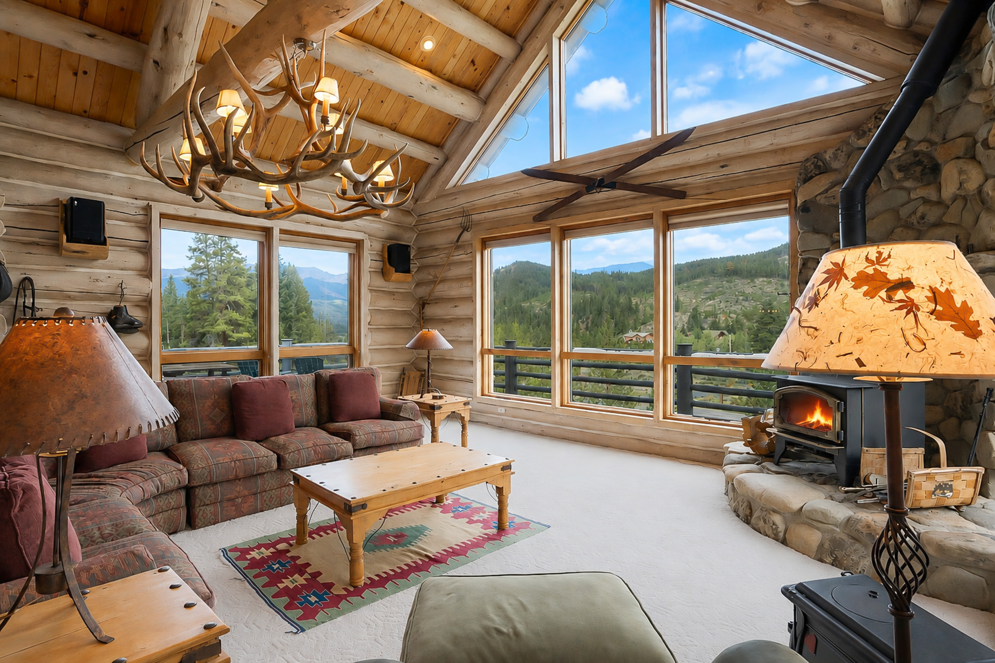 Log Home - Dog Friendly - Mtn. Views - 10 min. to Breck | Photo 2
