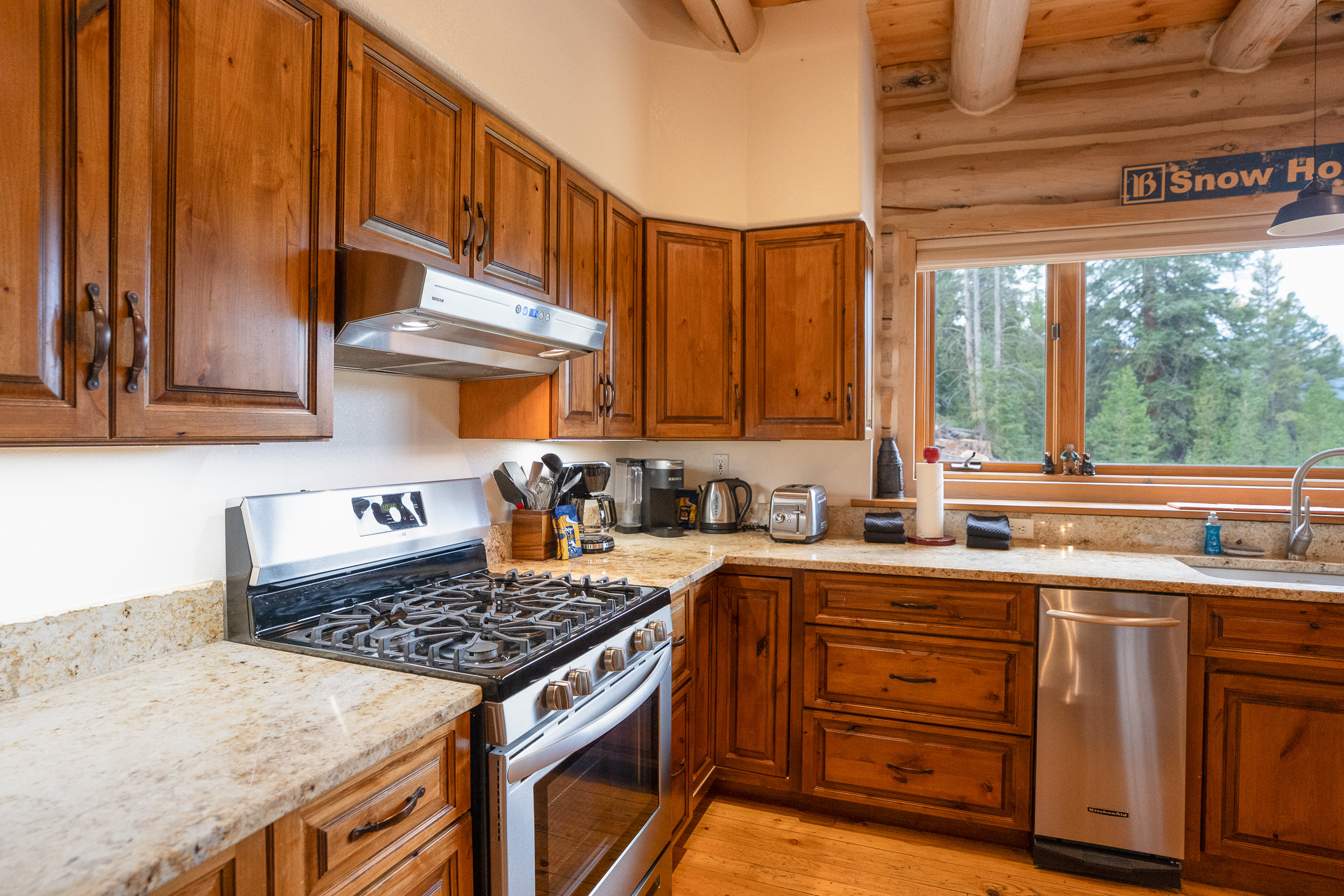 Log Home - Dog Friendly - Mtn. Views - 10 min. to Breck | Photo 20