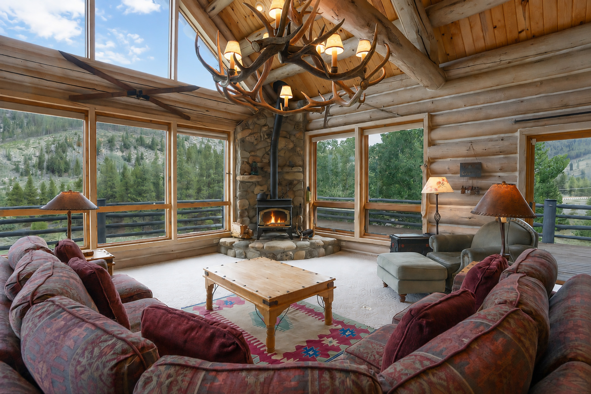 Log Home - Dog Friendly - Mtn. Views - 10 min. to Breck | Photo 9