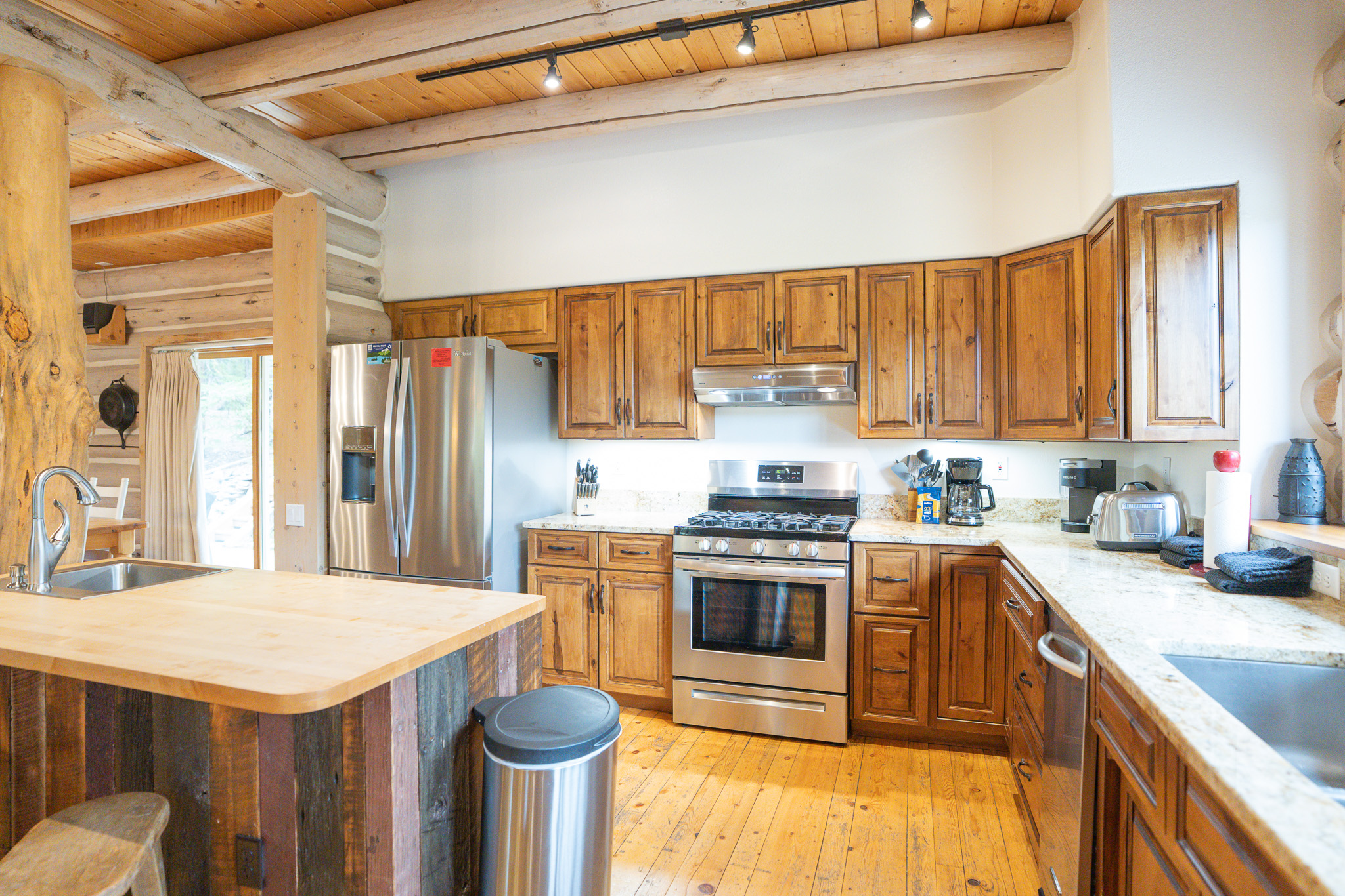 Log Home - Dog Friendly - Mtn. Views - 10 min. to Breck | Photo 17